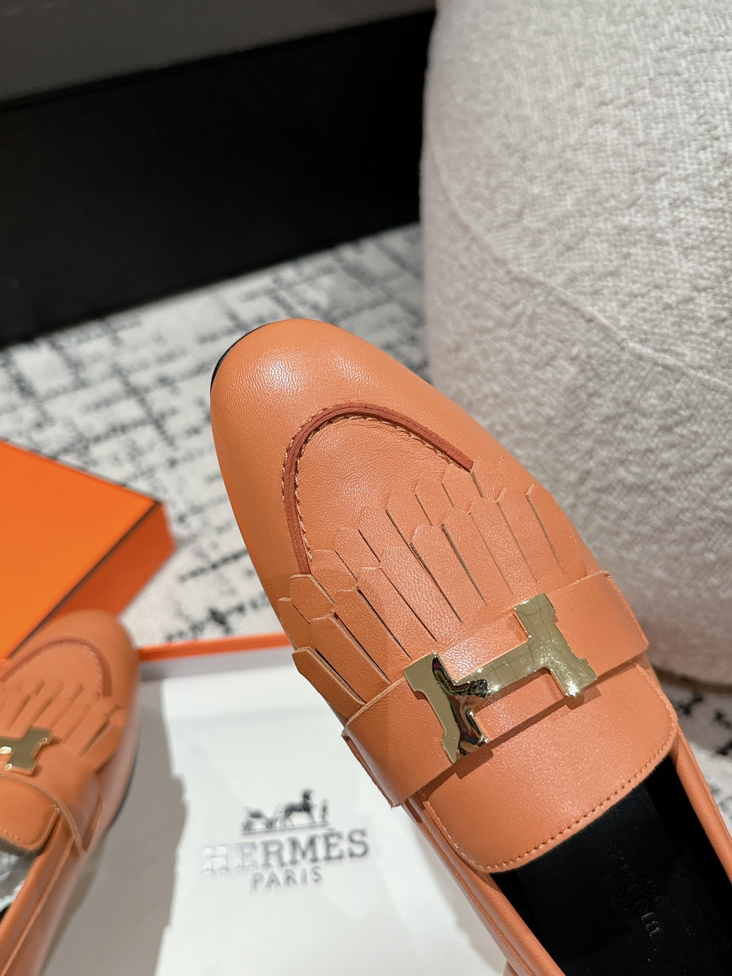 HERMES 00889 HERMES 00889