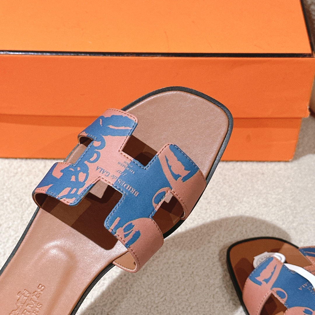 HERMES 00889 HERMES 00889