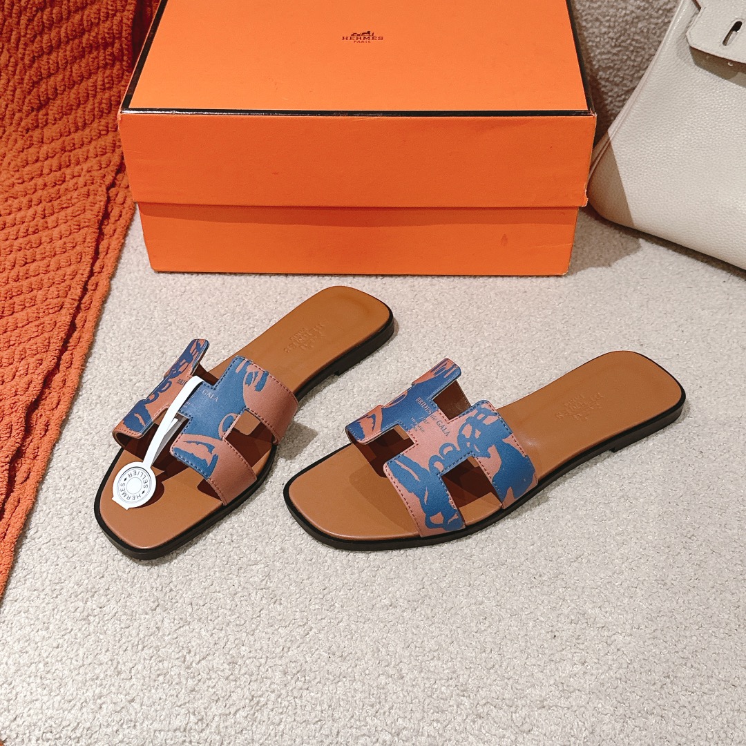 HERMES 00889 HERMES 00889