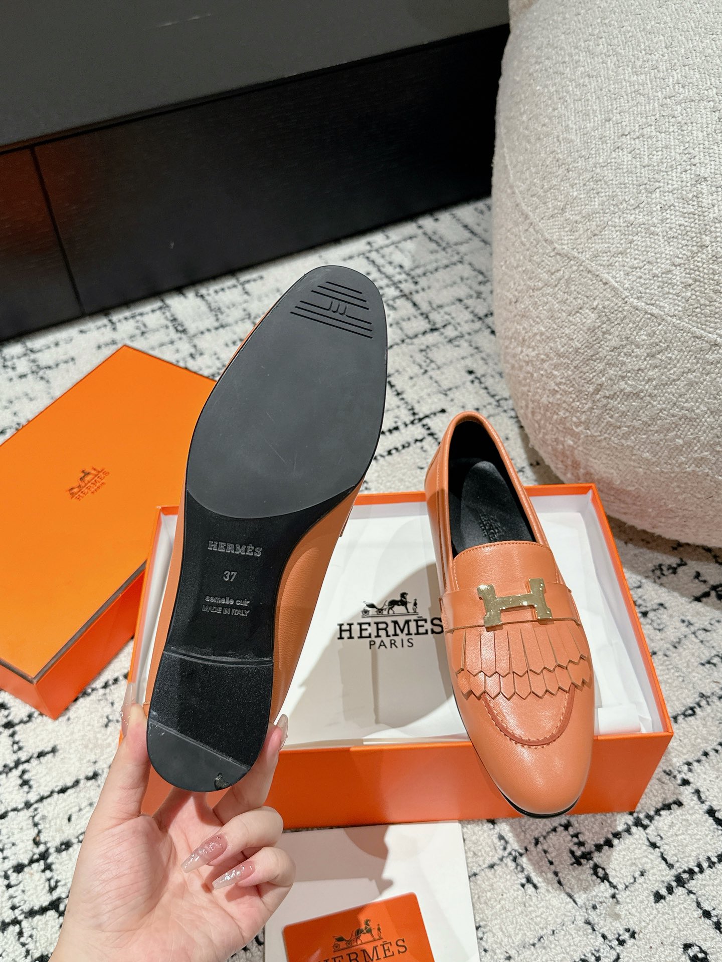 HERMES 00889 HERMES 00889