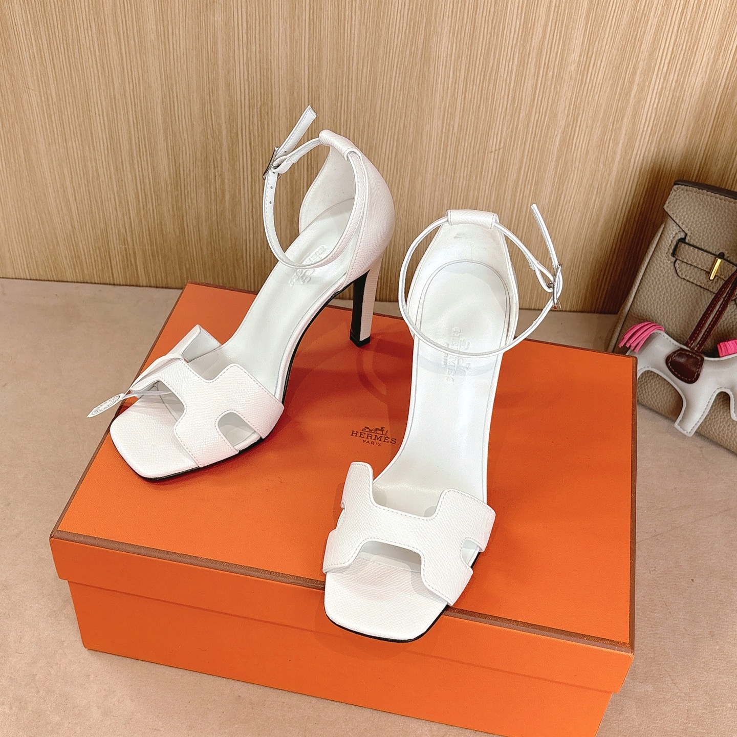 HERMES 00899 HERMES 00899