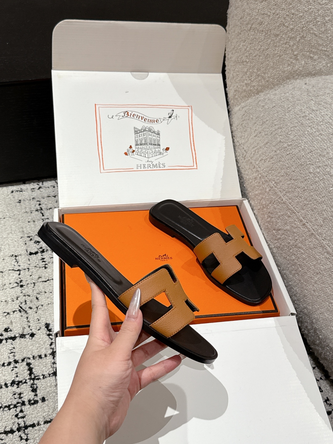 Hermès Oran Sandal Naturel Black Brown