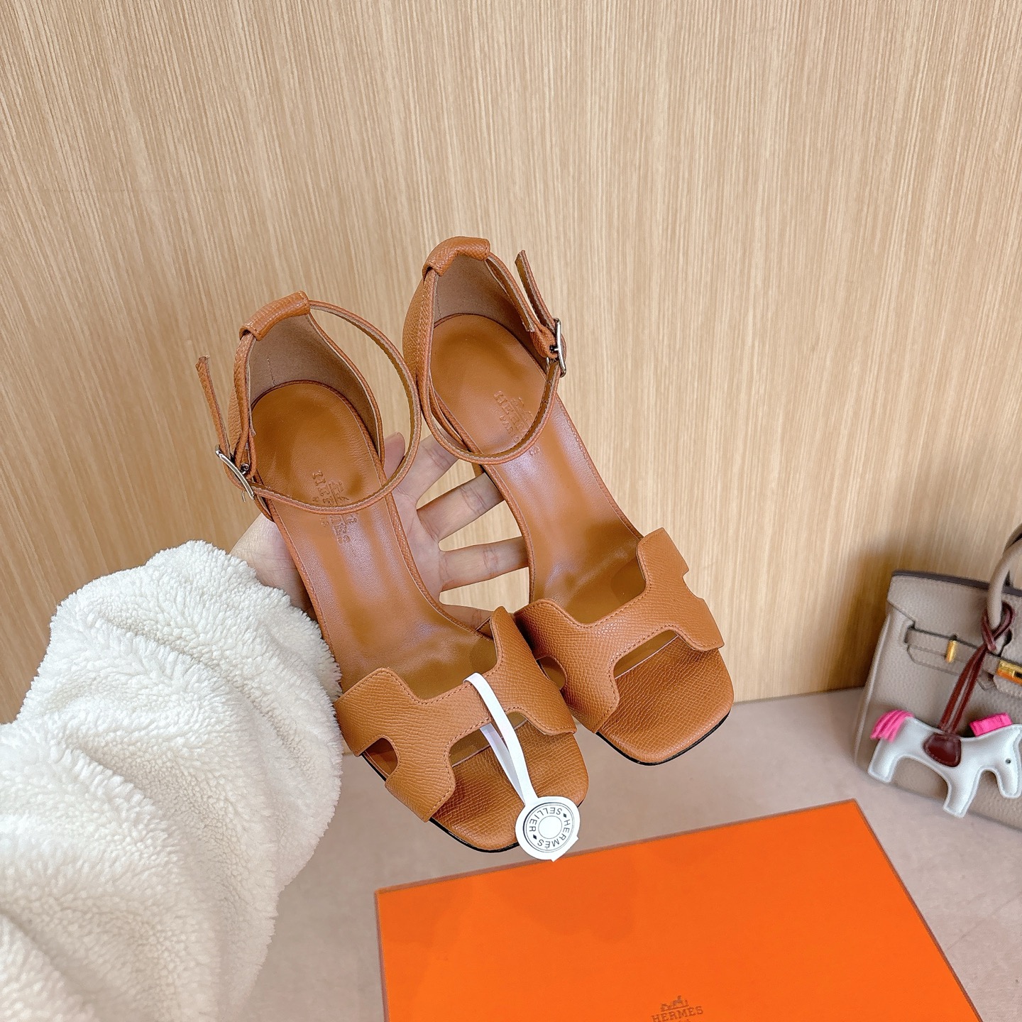 HERMES 00909 HERMES 00909