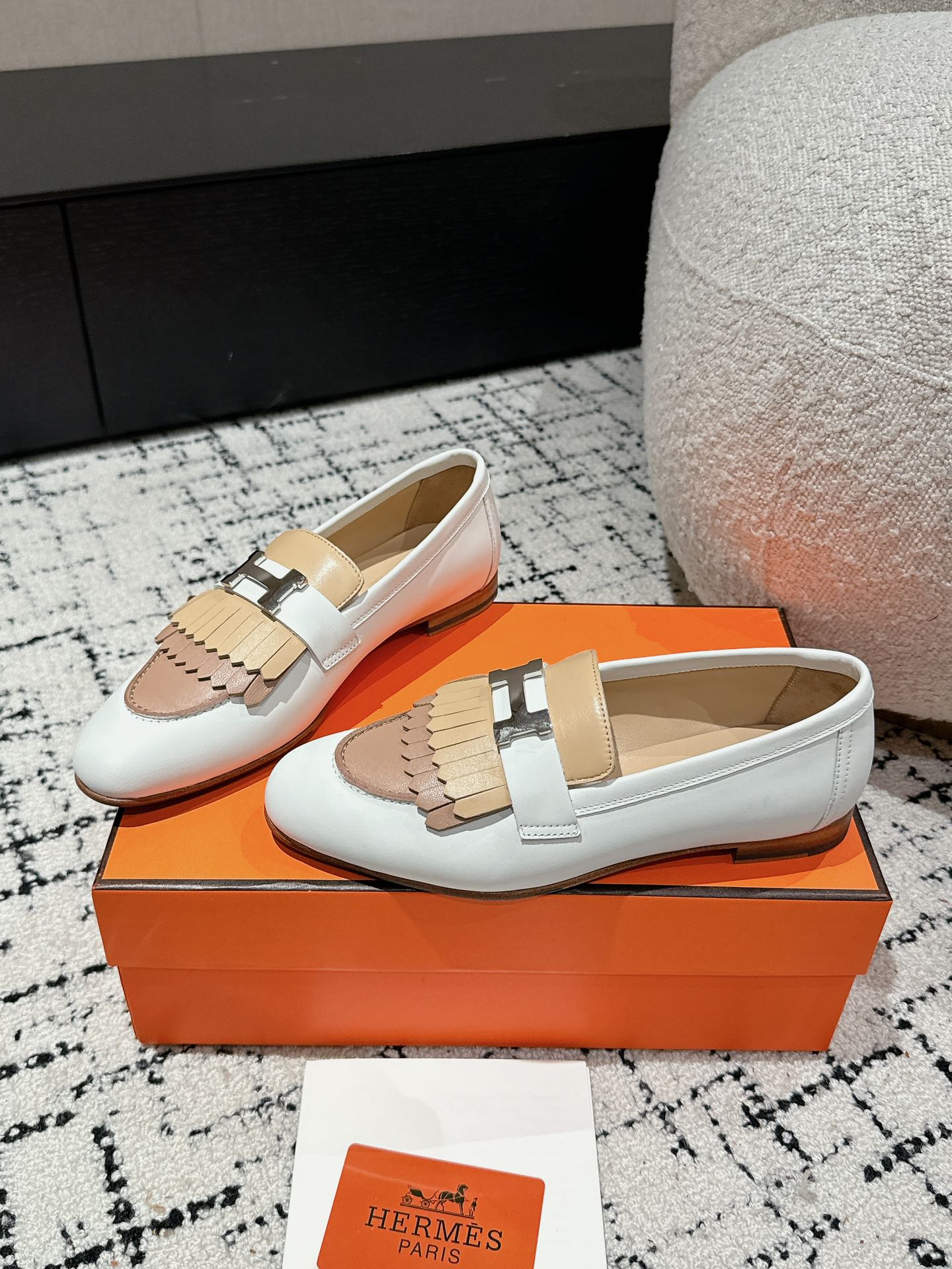 HERMES 00909 HERMES 00909
