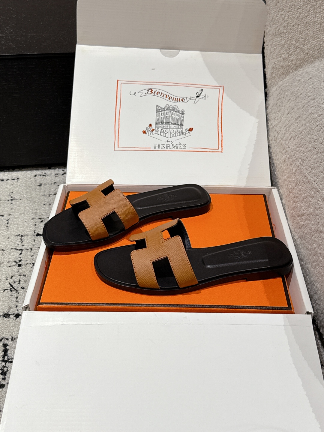 Hermès Oran Sandal Naturel Black Brown