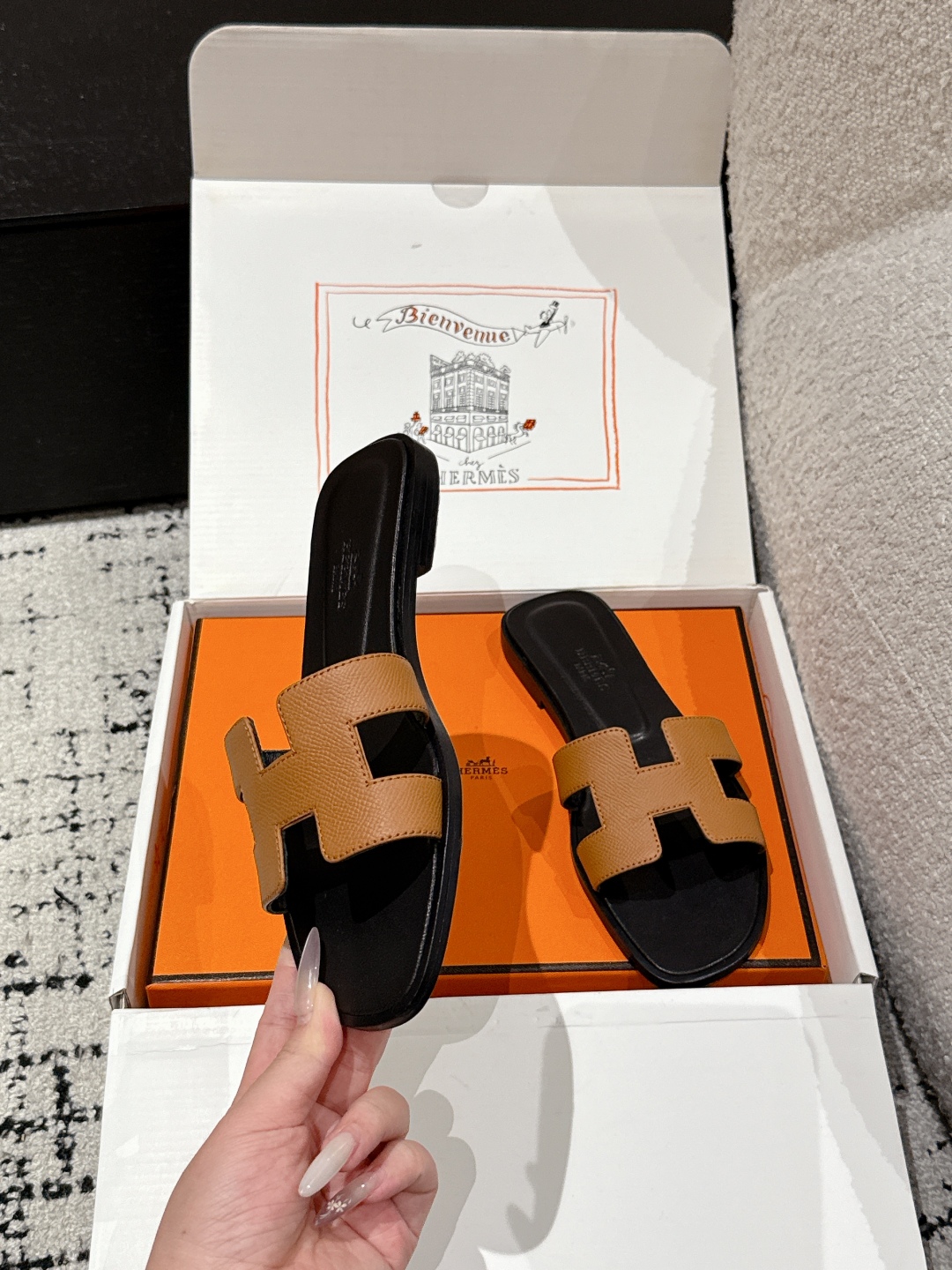 Hermès Oran Sandal Naturel Black Brown