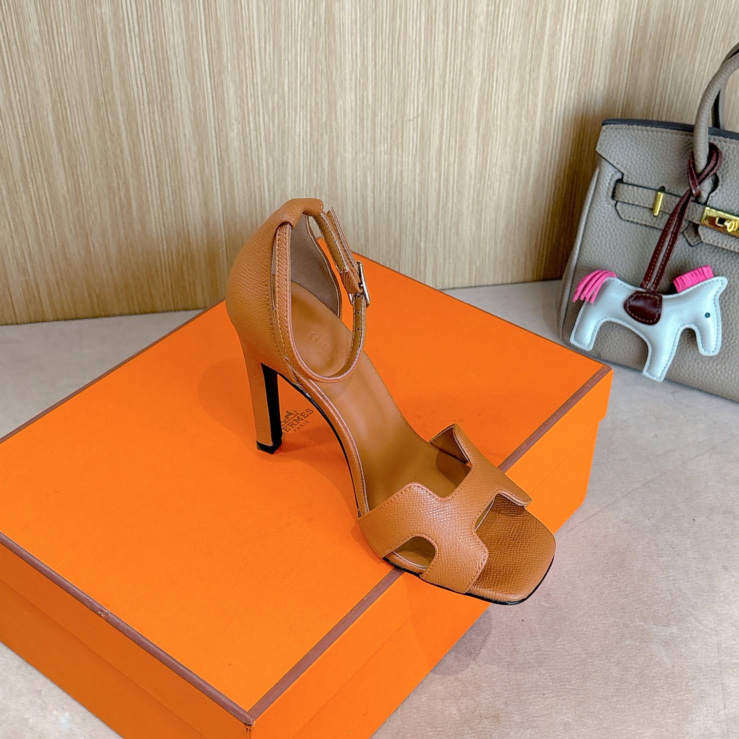 HERMES 00909 HERMES 00909