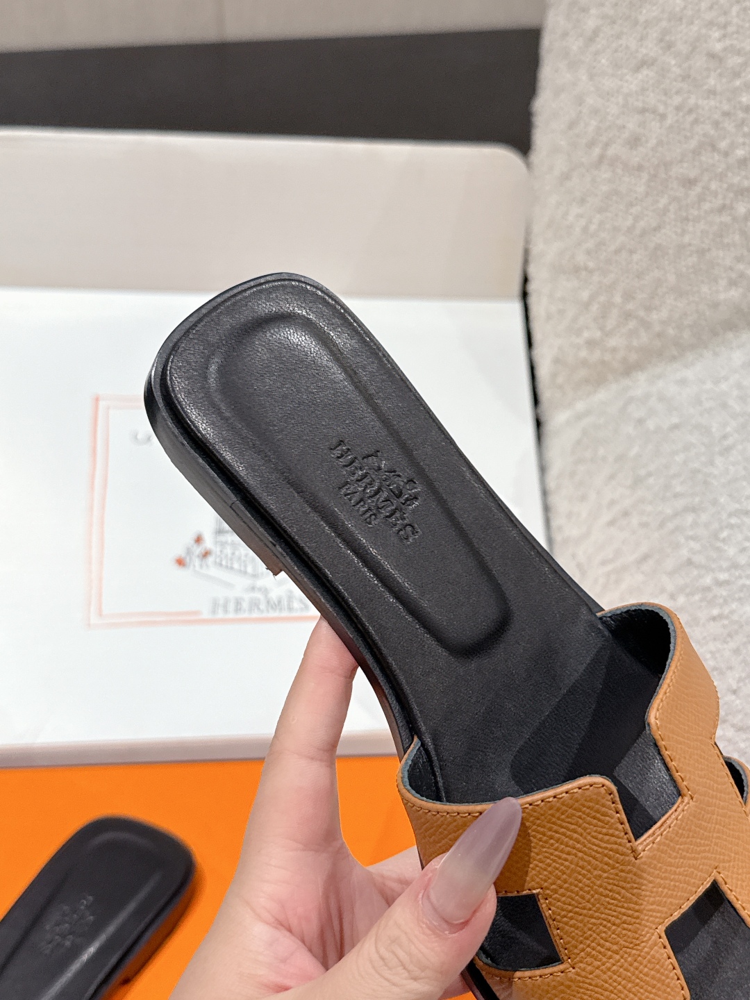 Hermès Oran Sandal Naturel Black Brown