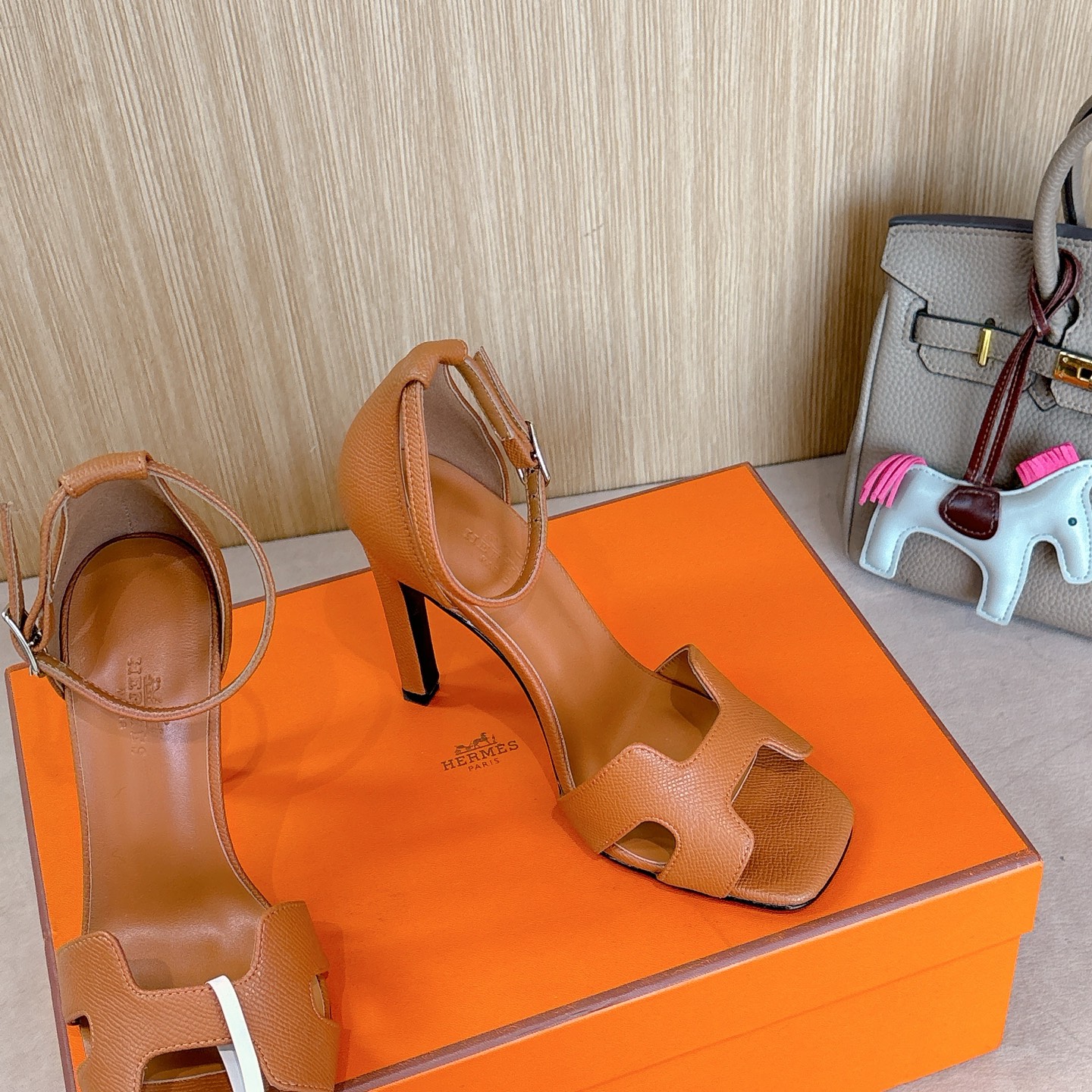 HERMES 00909 HERMES 00909