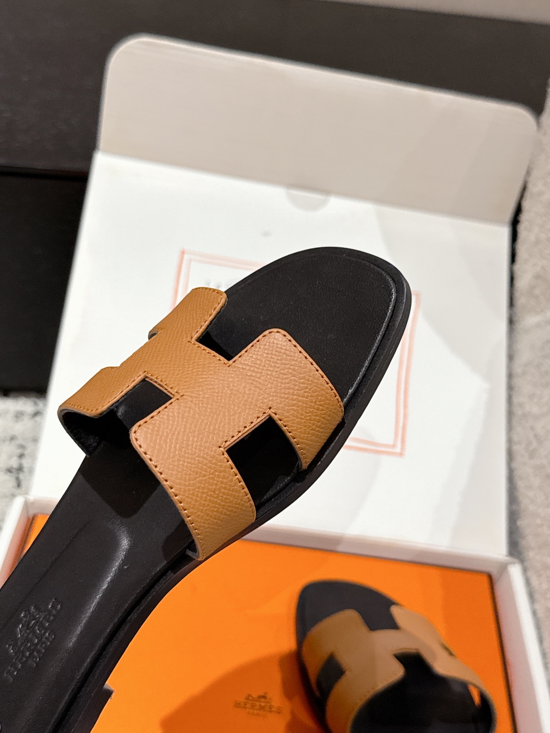 Hermès Oran Sandal Naturel Black Brown