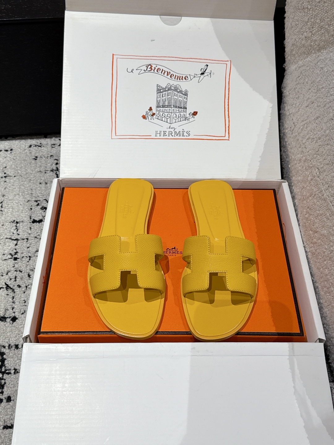 NEW HERMÈS Jaune Topaze Epsom Calfskin Oran Sandals