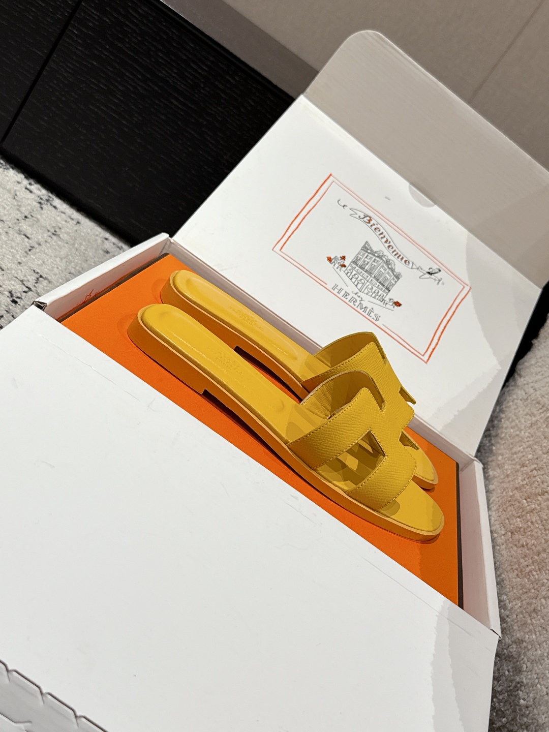 NEW HERMÈS Jaune Topaze Epsom Calfskin Oran Sandals