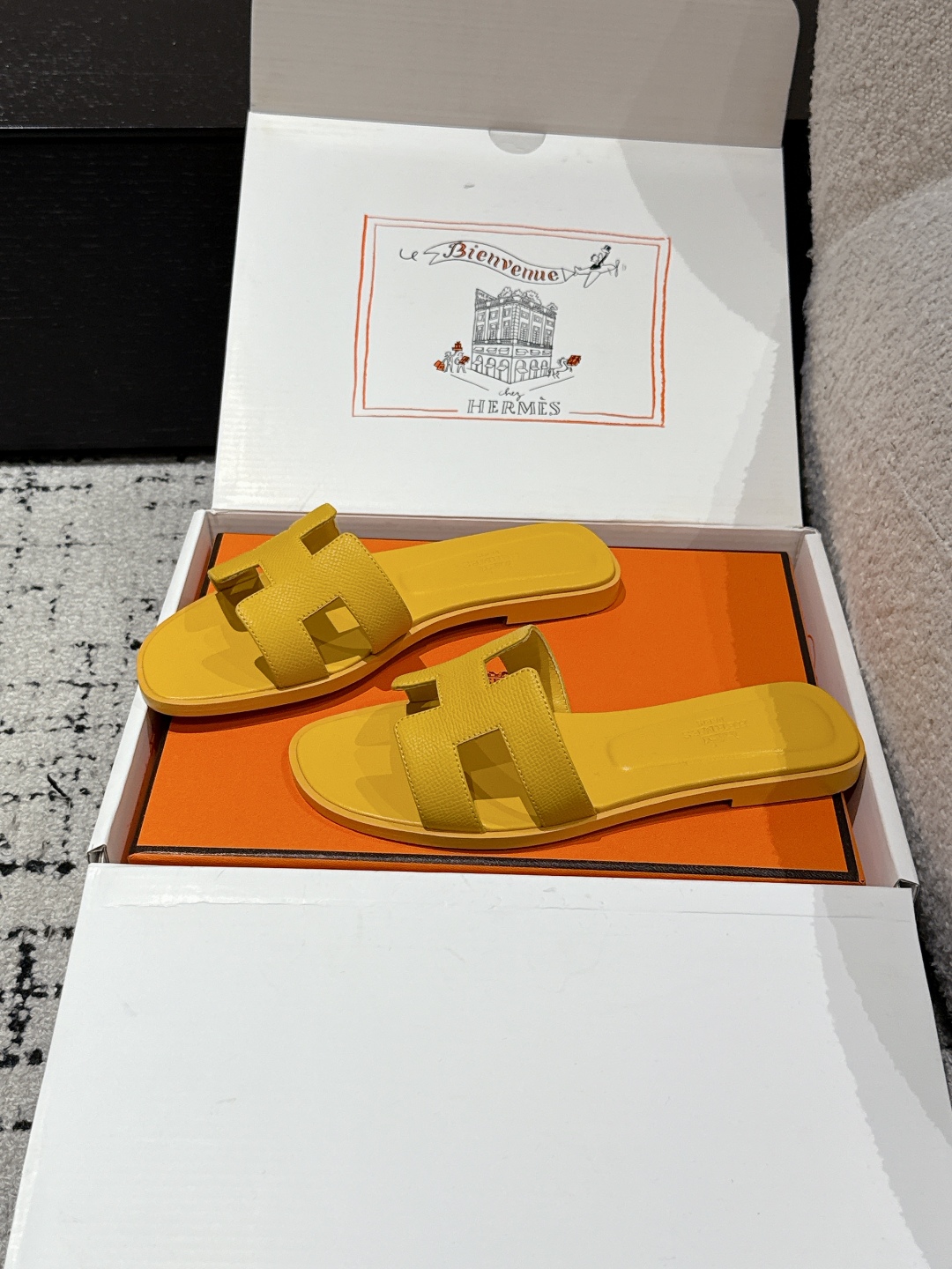 NEW HERMÈS Jaune Topaze Epsom Calfskin Oran Sandals