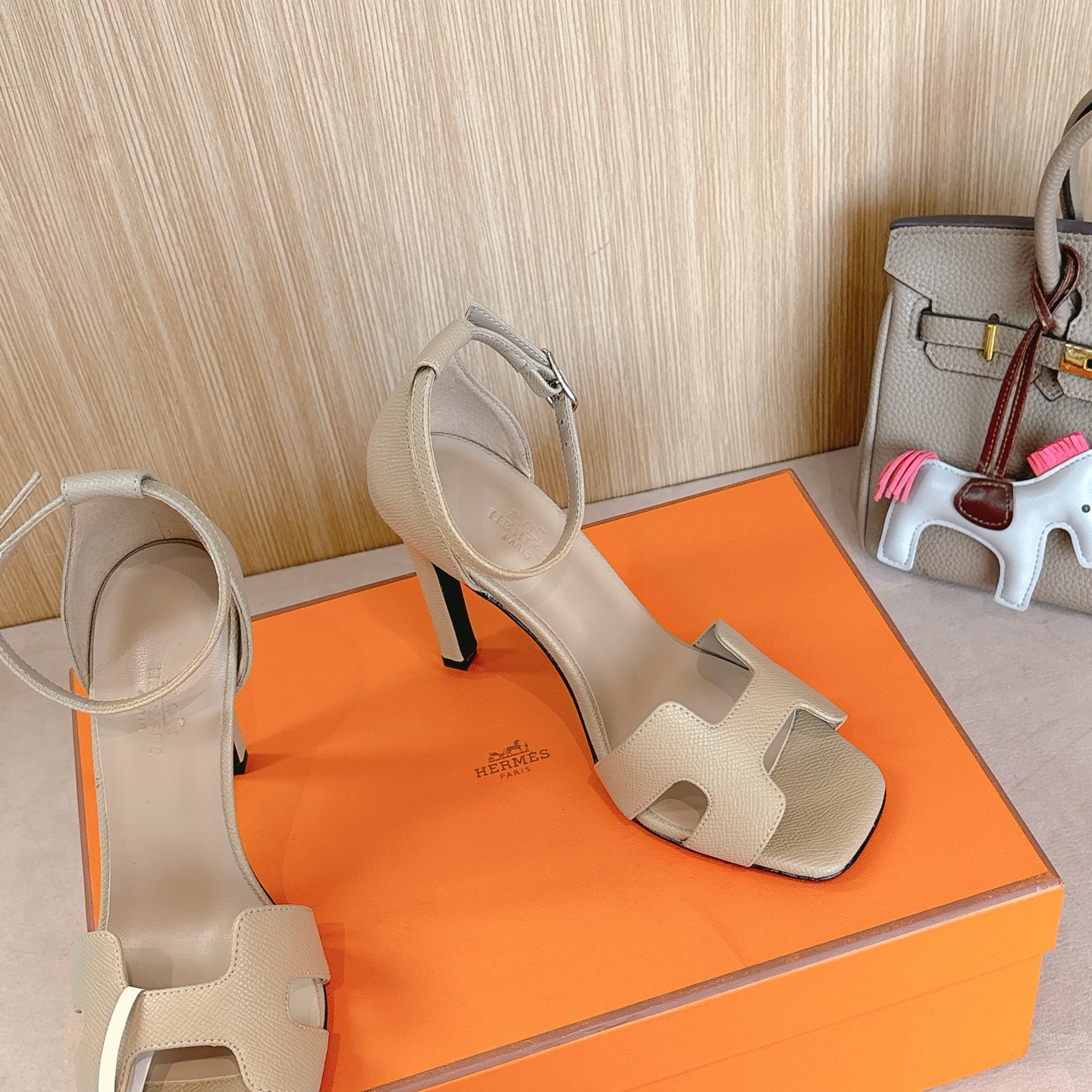 HERMES 00929