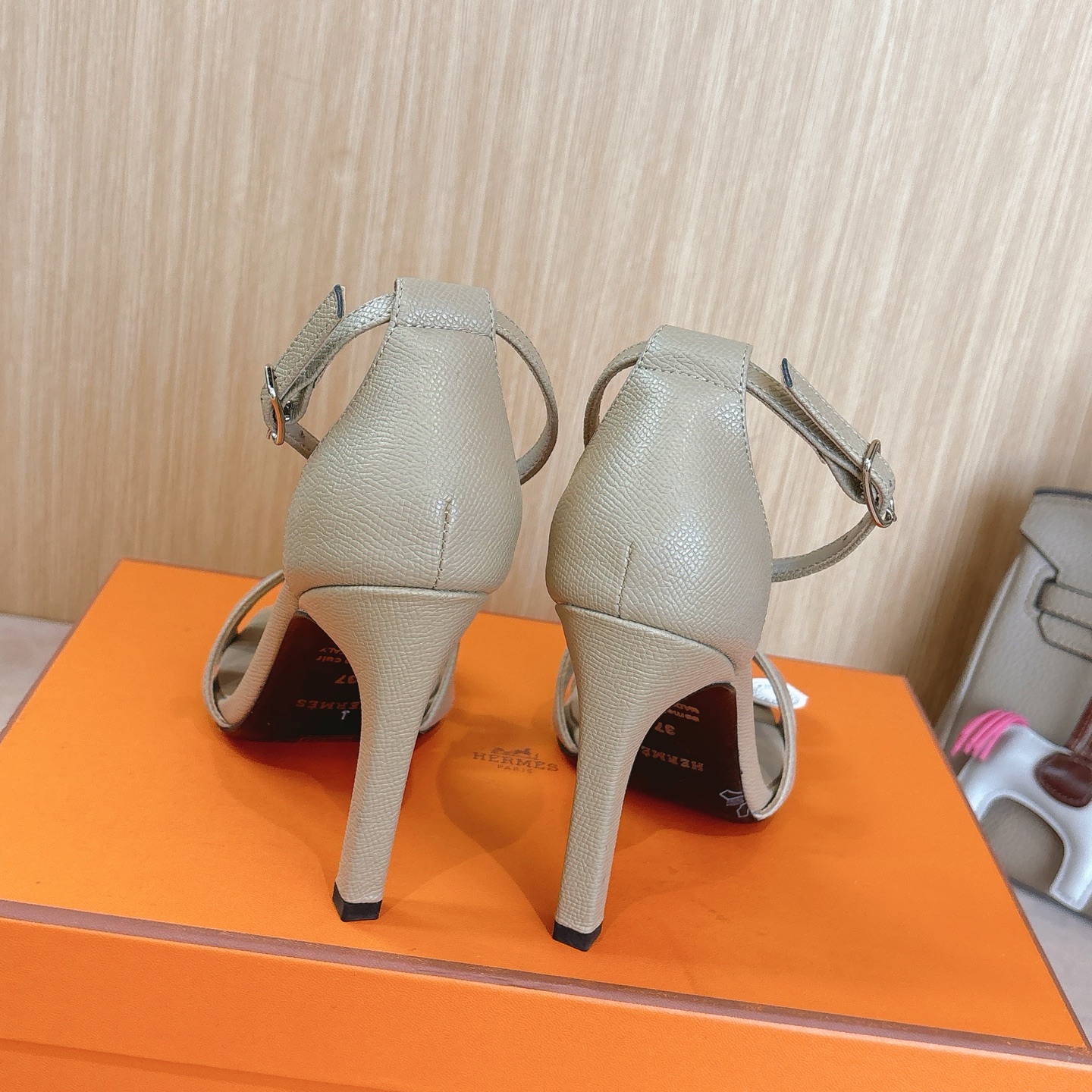 HERMES 00929