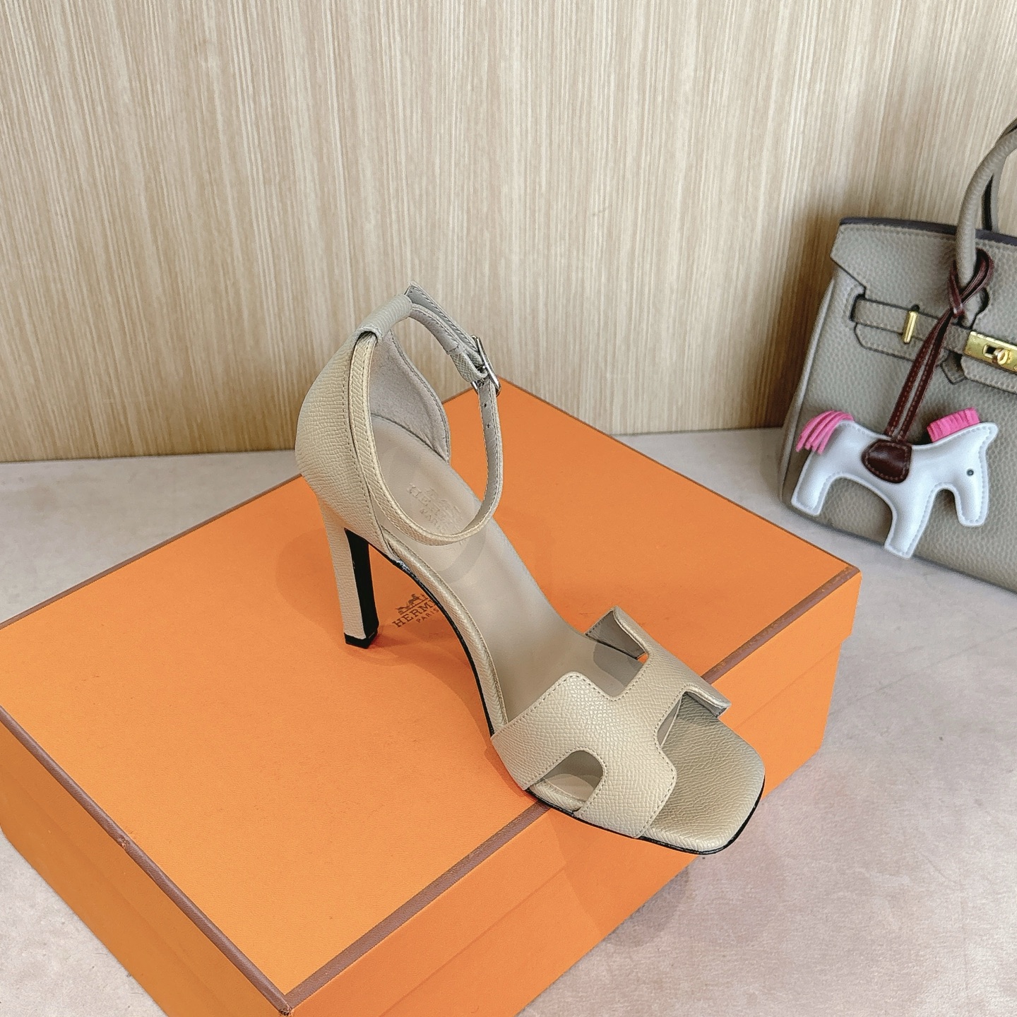 HERMES 00929