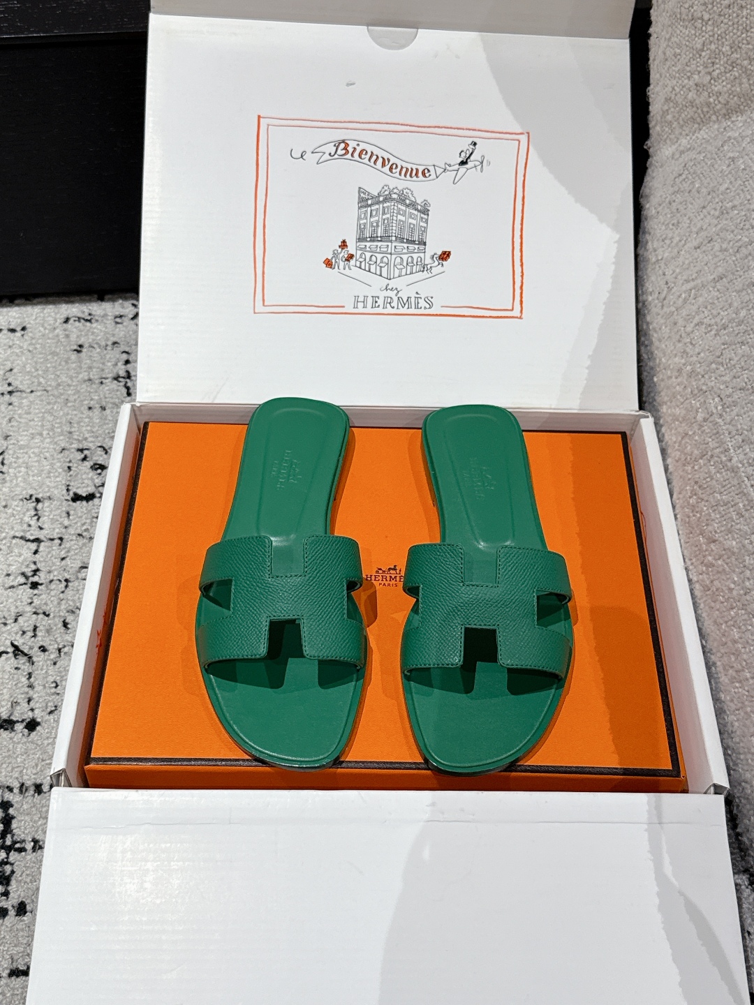 HERMES ORAN H SANDALS SLIPPERS CLASSIC Epsom Cactus Green Emerald