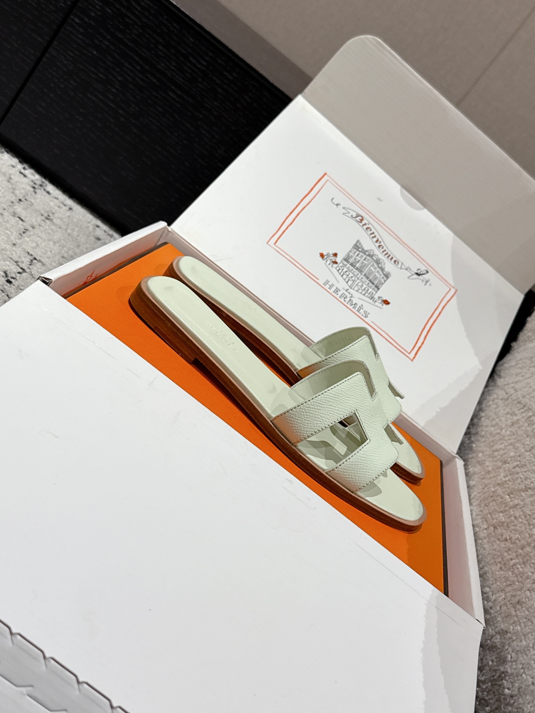 HERMES 00949 HERMES 00949