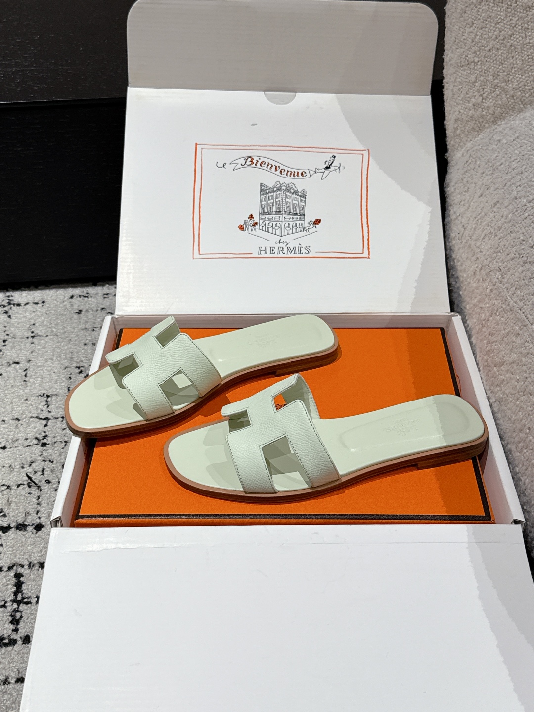 HERMES 00949 HERMES 00949