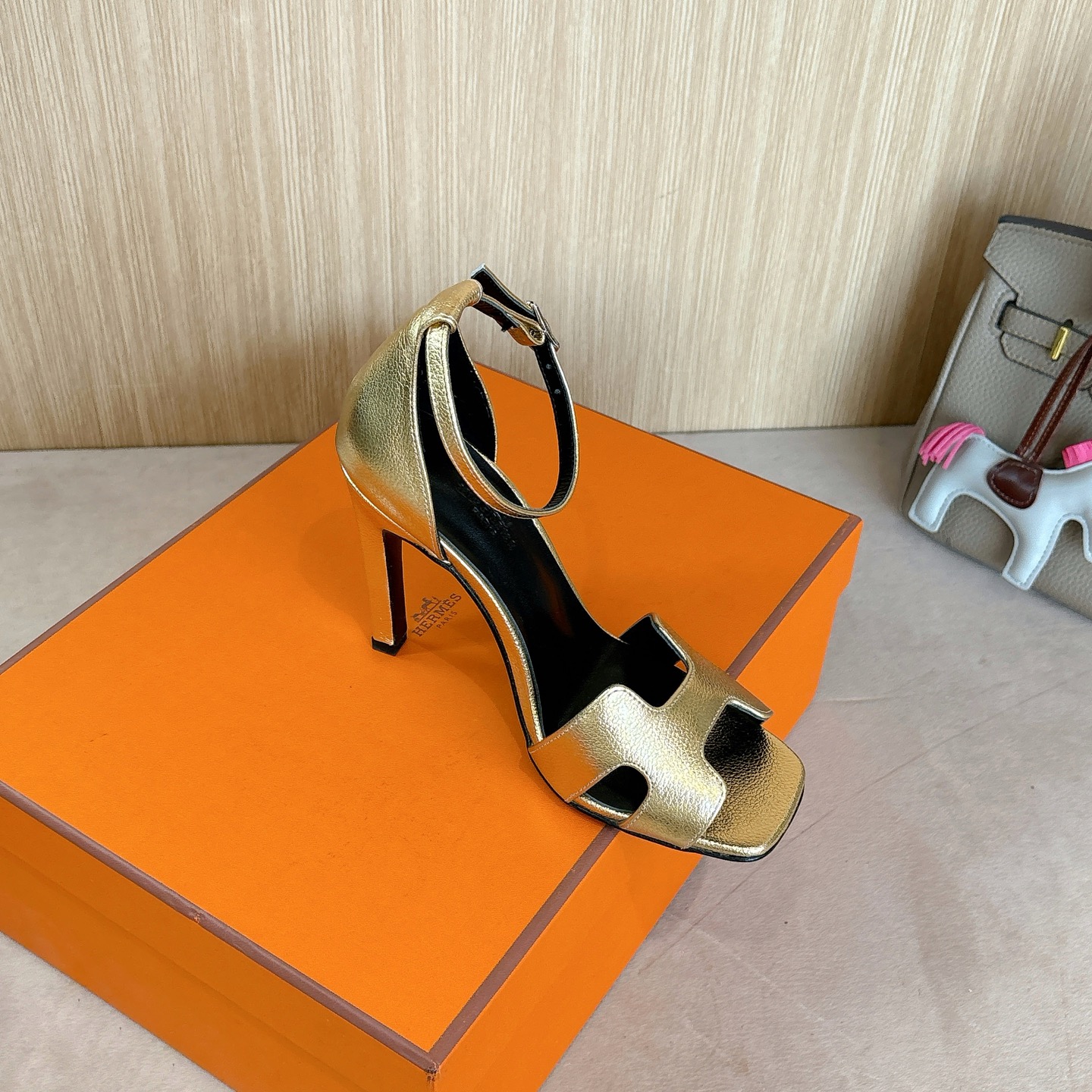 HERMES 00949 HERMES 00949