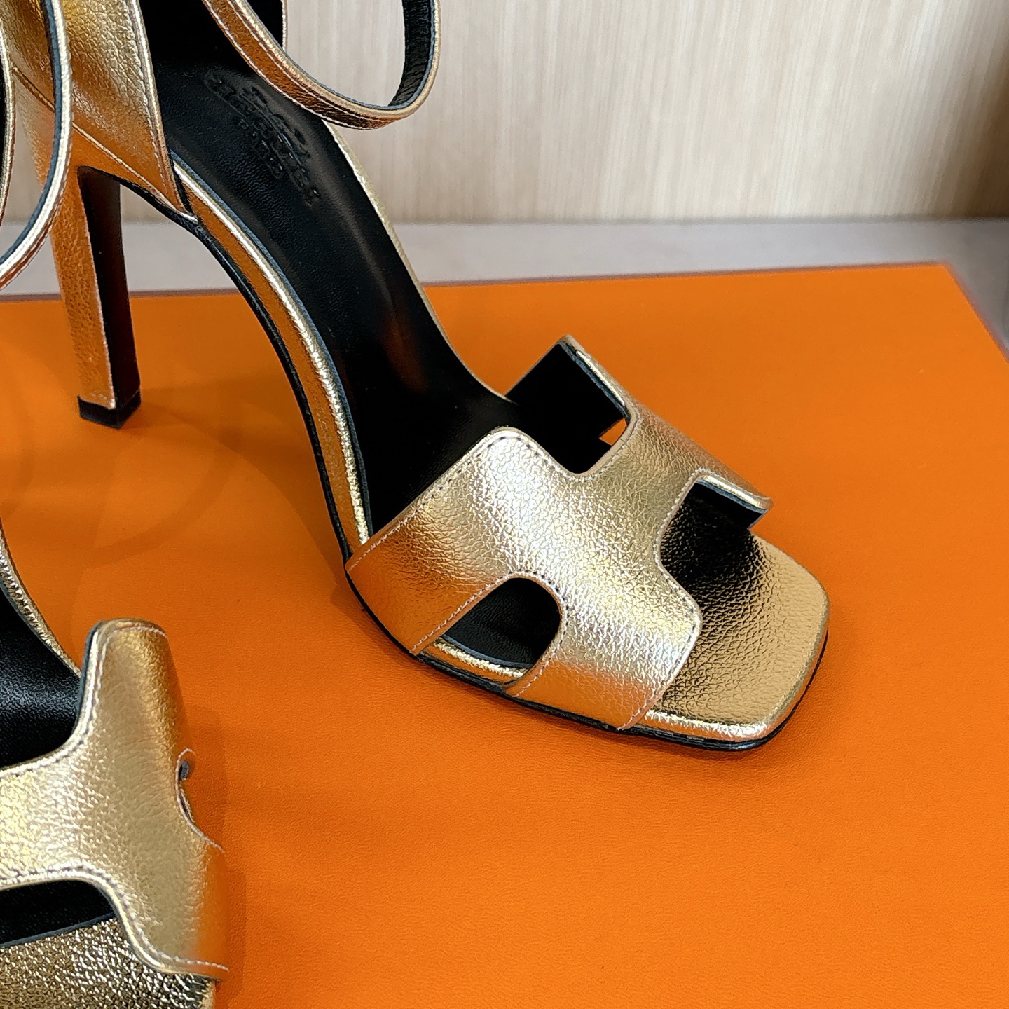 HERMES 00949 HERMES 00949