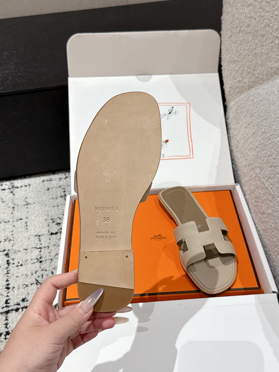 HERMES 00979 HERMES 00979