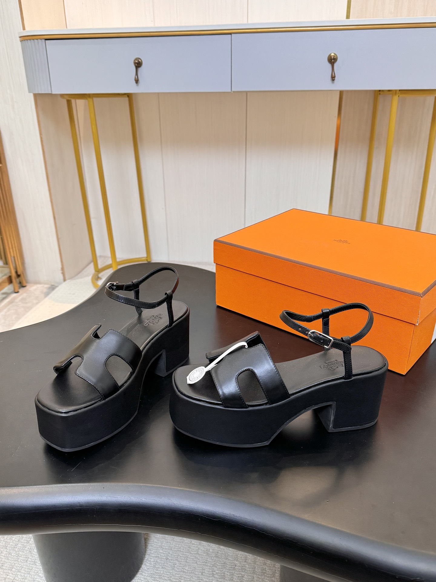 HERMES 00979 HERMES 00979