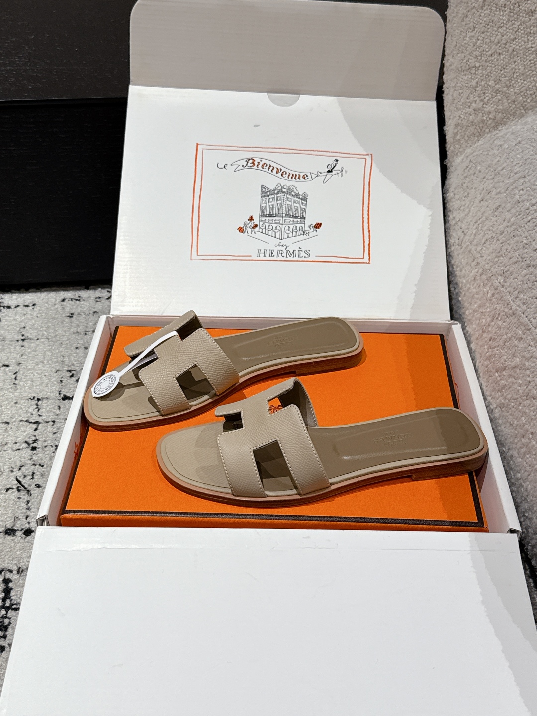 HERMES 00979 HERMES 00979