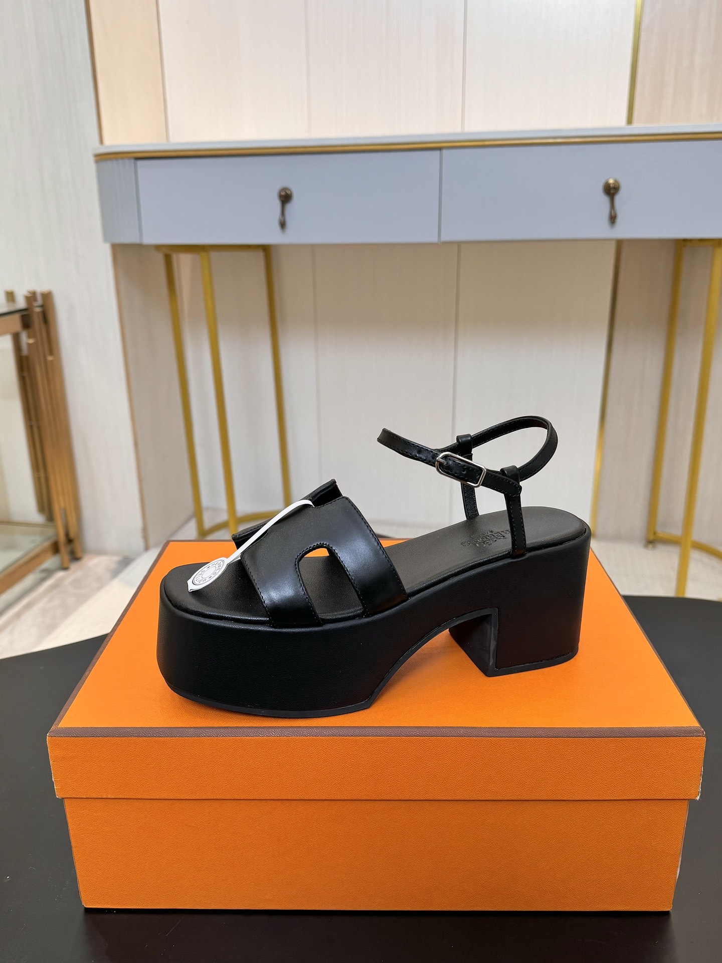 HERMES 00979 HERMES 00979