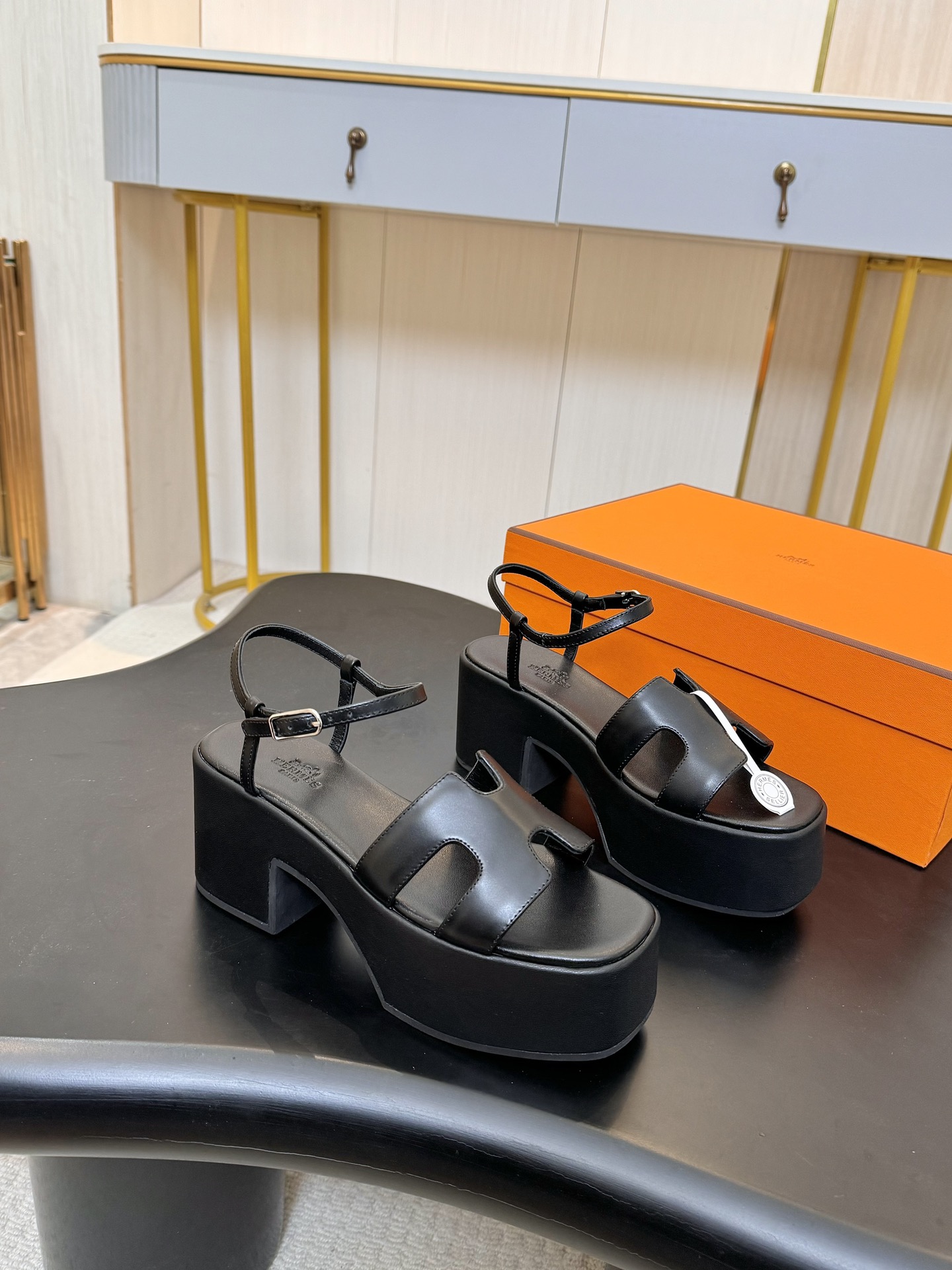 HERMES 00979 HERMES 00979