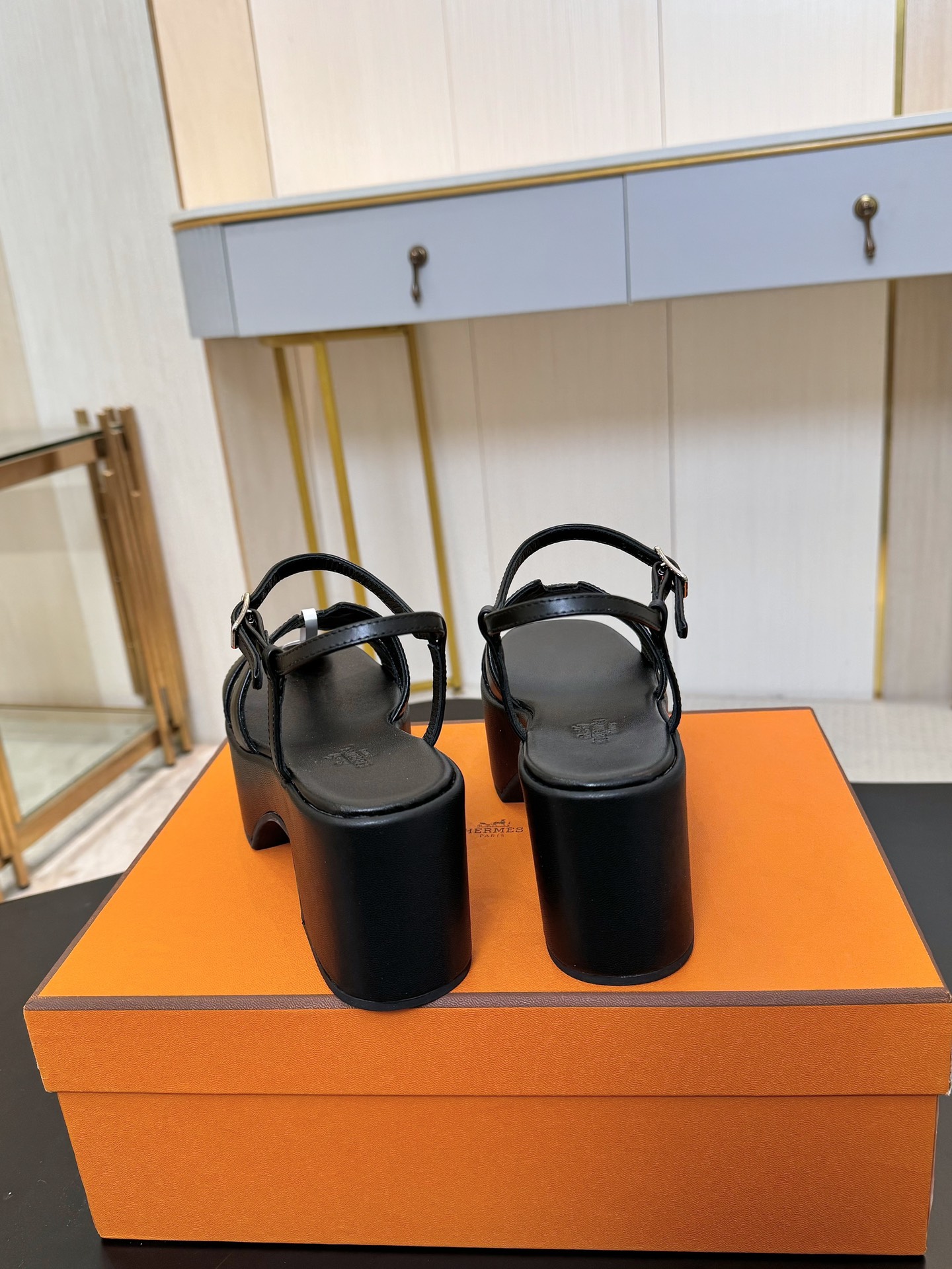 HERMES 00979 HERMES 00979