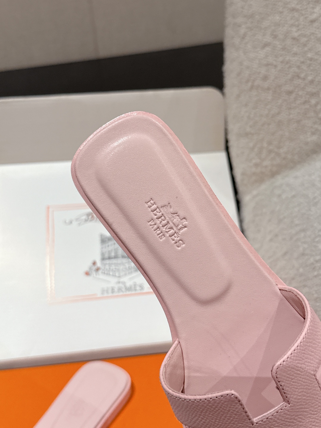 HERMES 00989 HERMES 00989