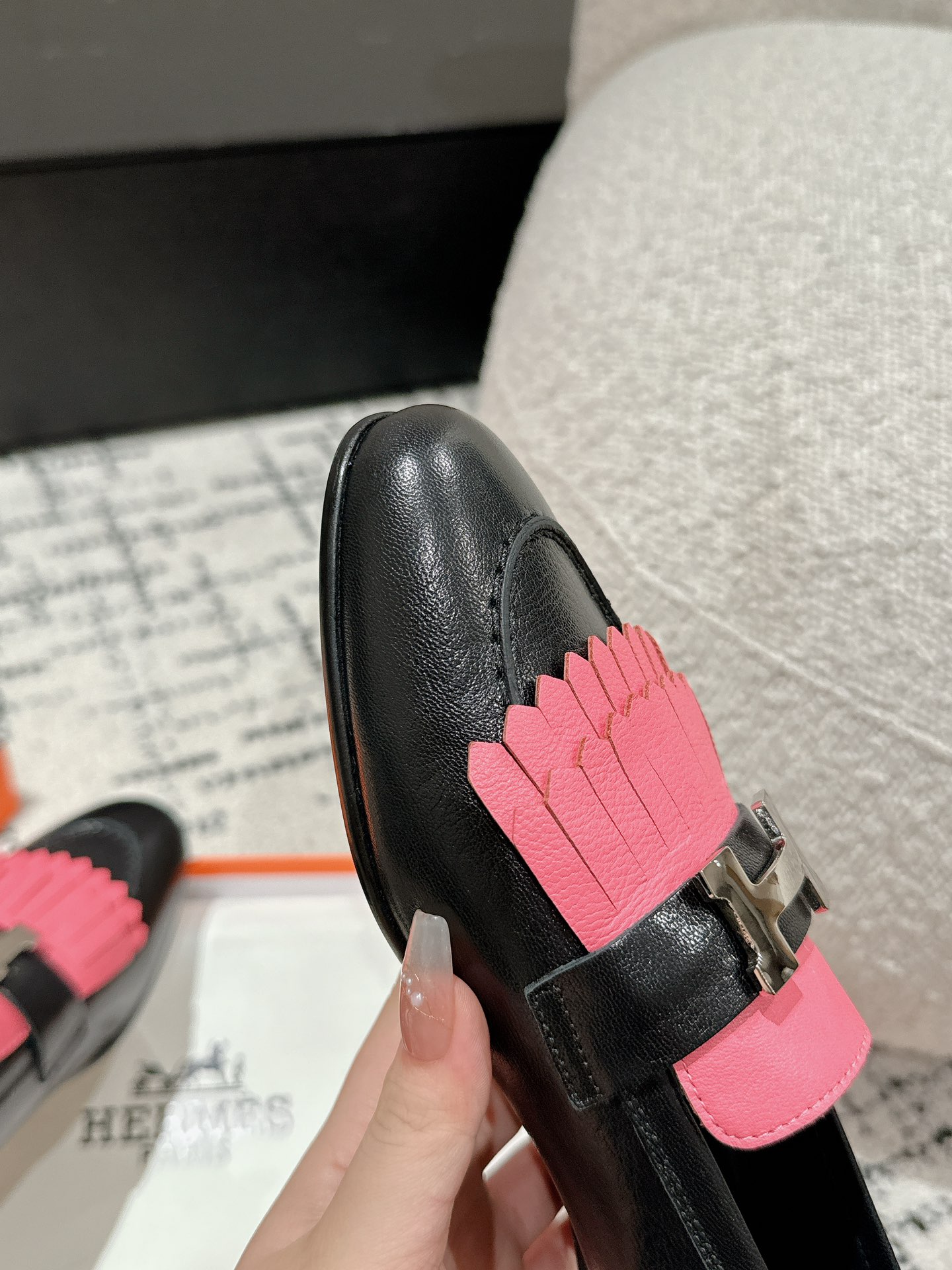 HERMES 00989 HERMES 00989
