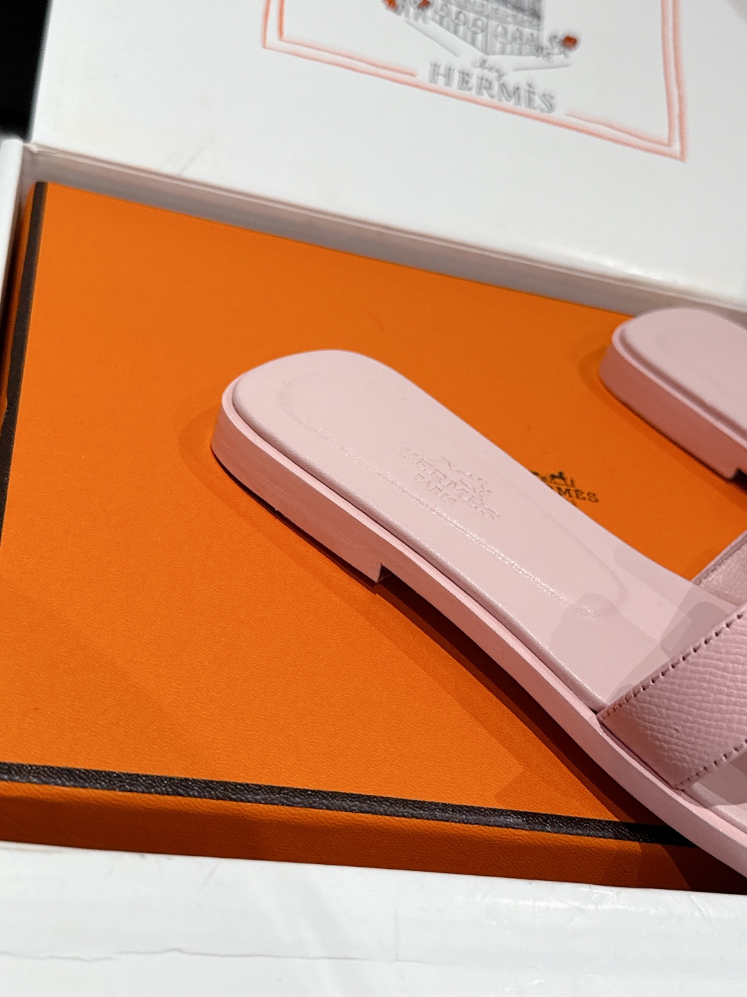 HERMES 00989 HERMES 00989