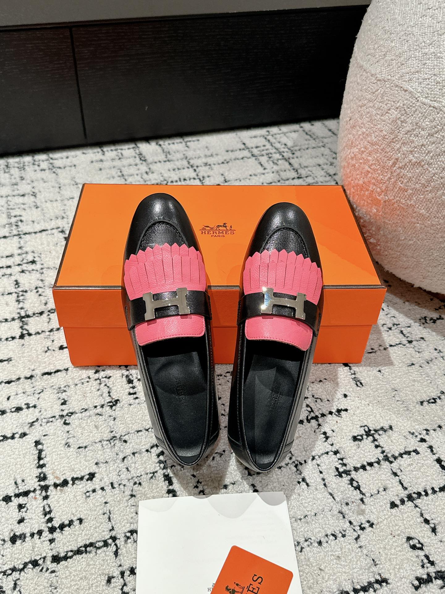 HERMES 00989 HERMES 00989