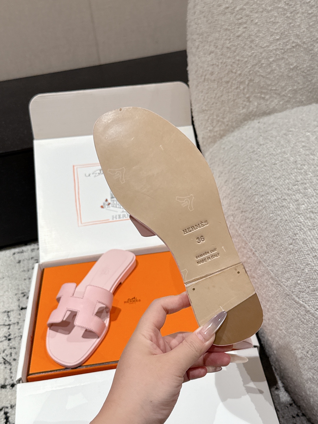 HERMES 00989 HERMES 00989