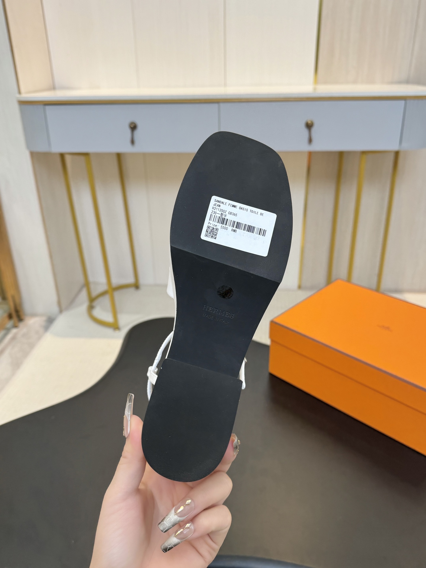 HERMES 00989 HERMES 00989