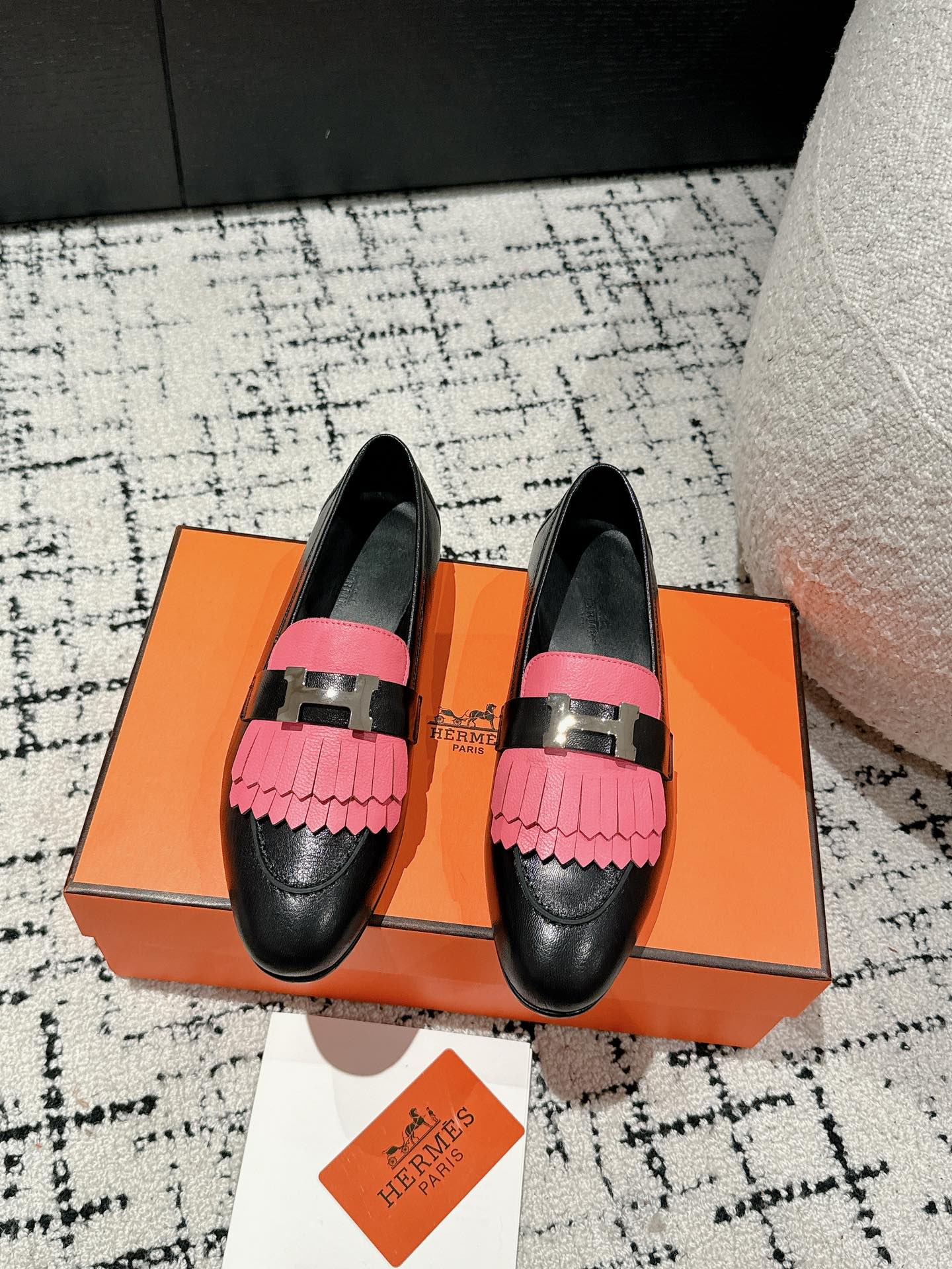 HERMES 00989 HERMES 00989