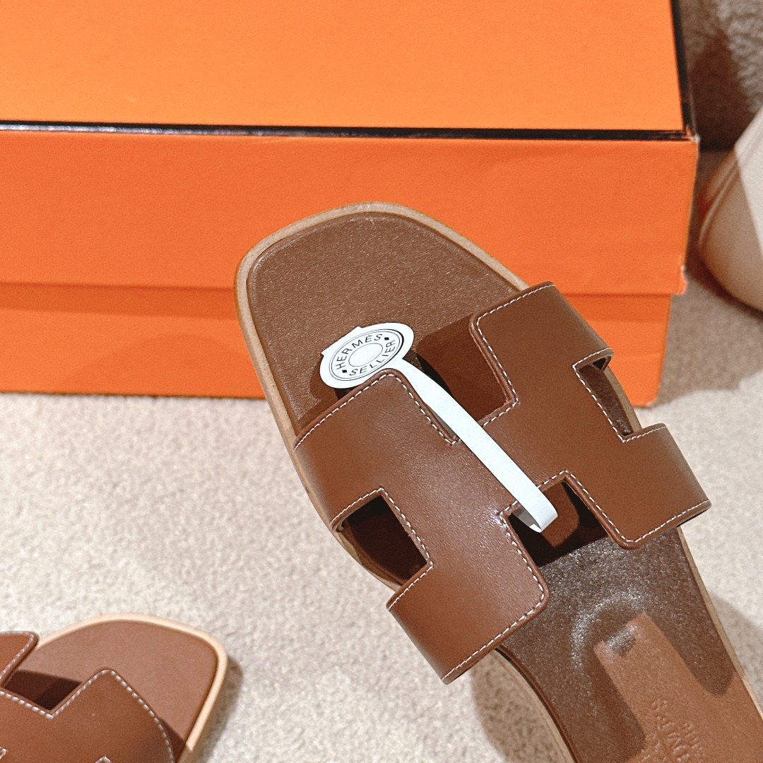 HERMES 00989 HERMES 00989