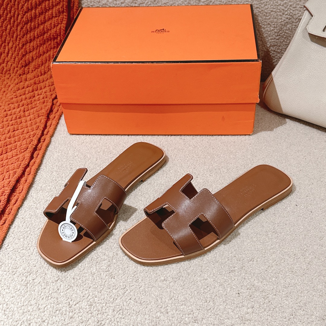 HERMES 00989 HERMES 00989