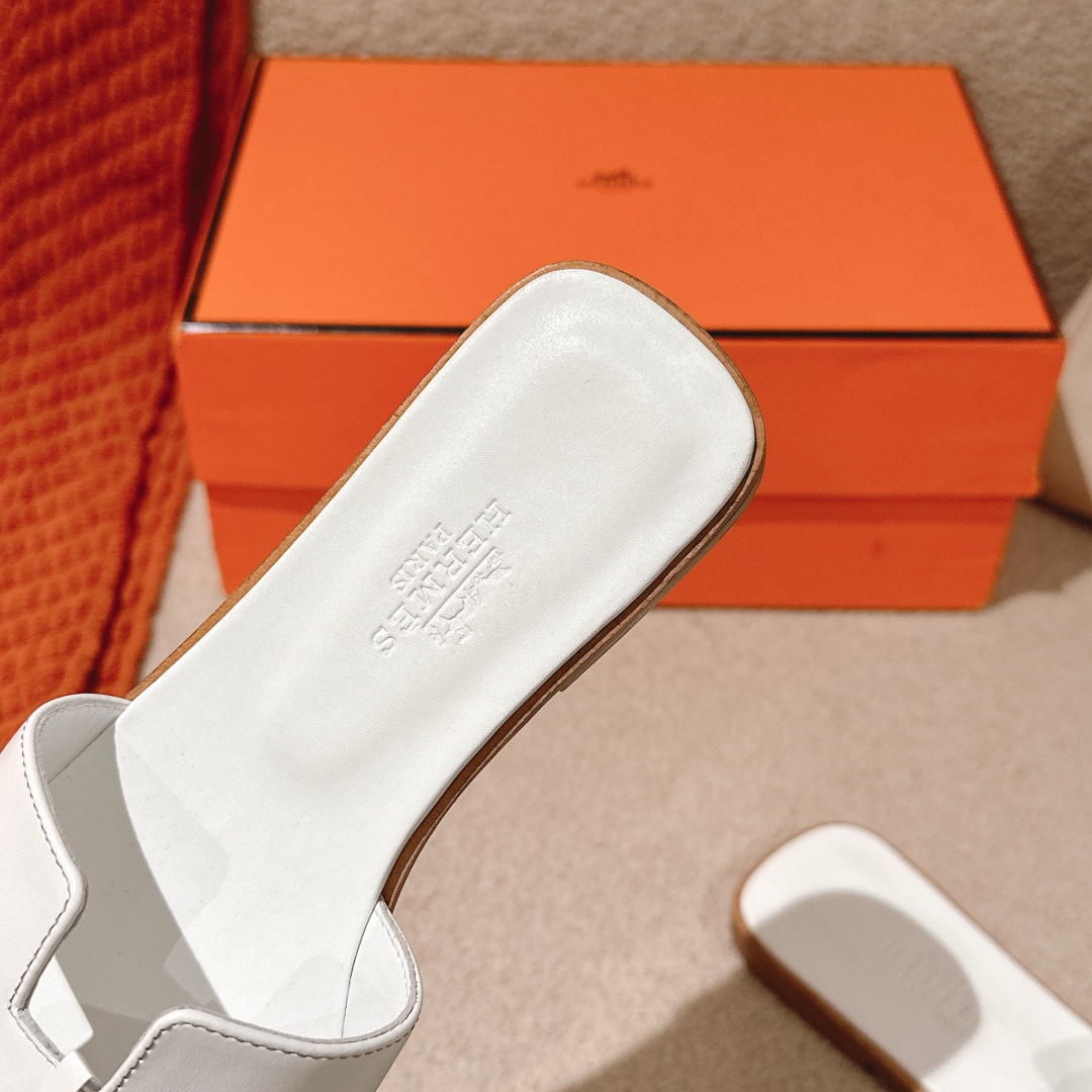 HERMES 00999 HERMES 00999