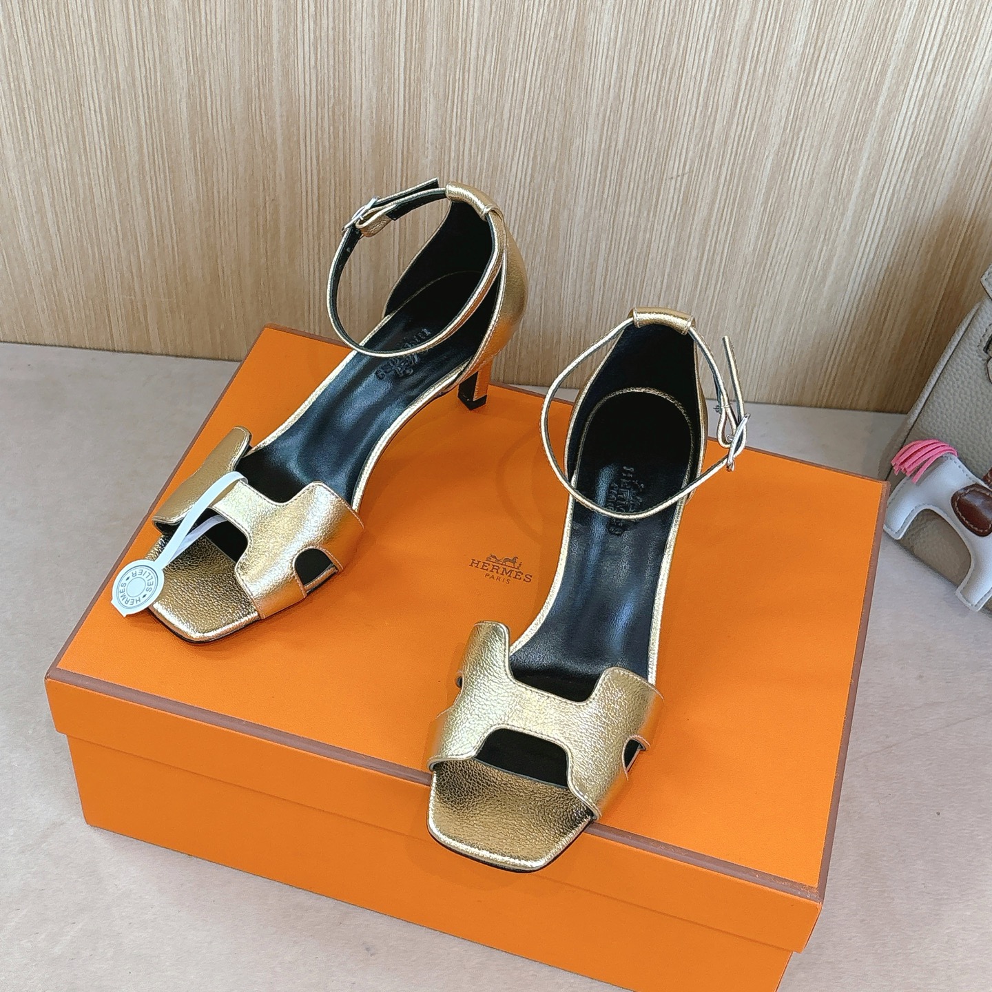 HERMES 01049