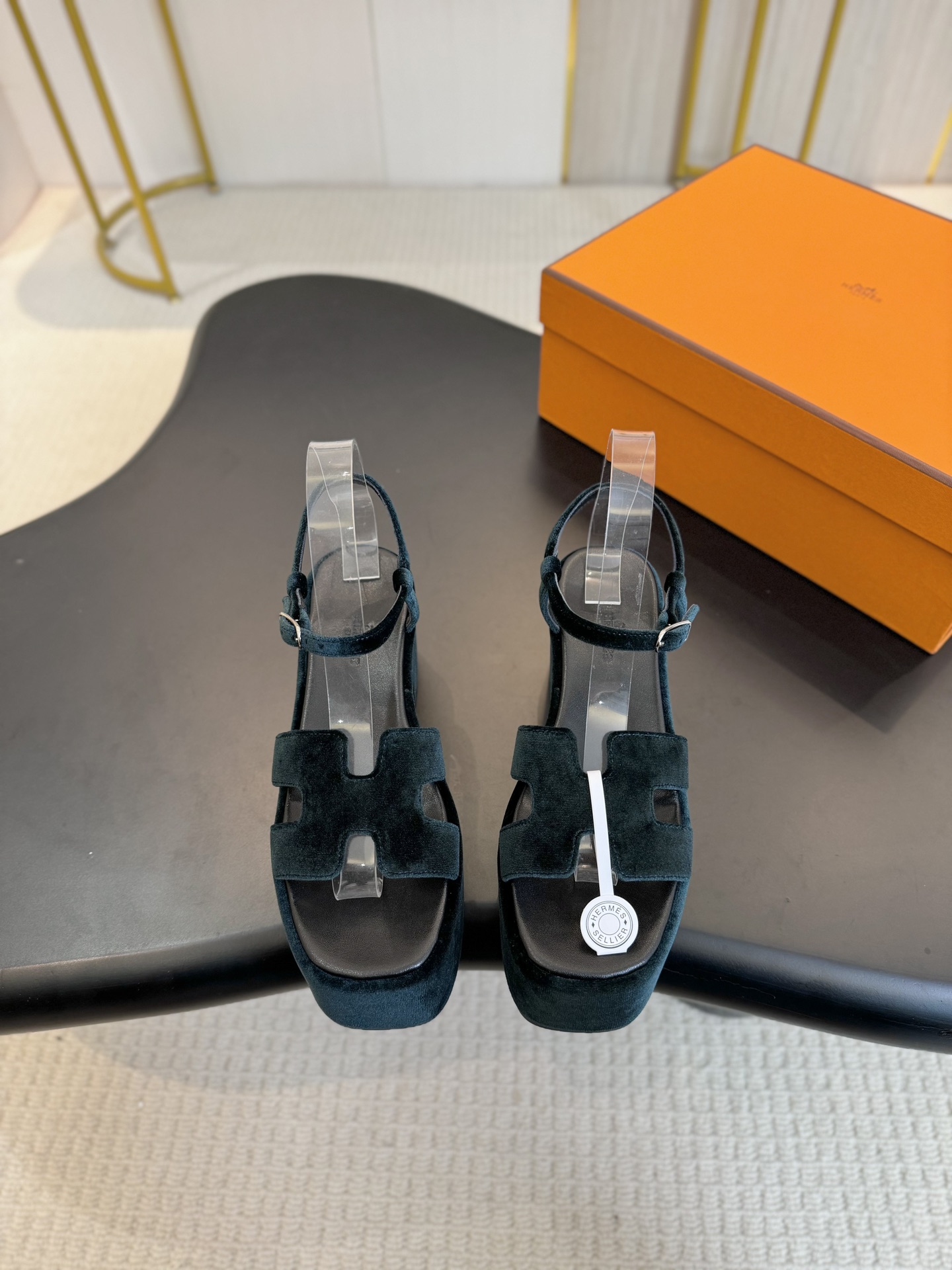 HERMES 01049