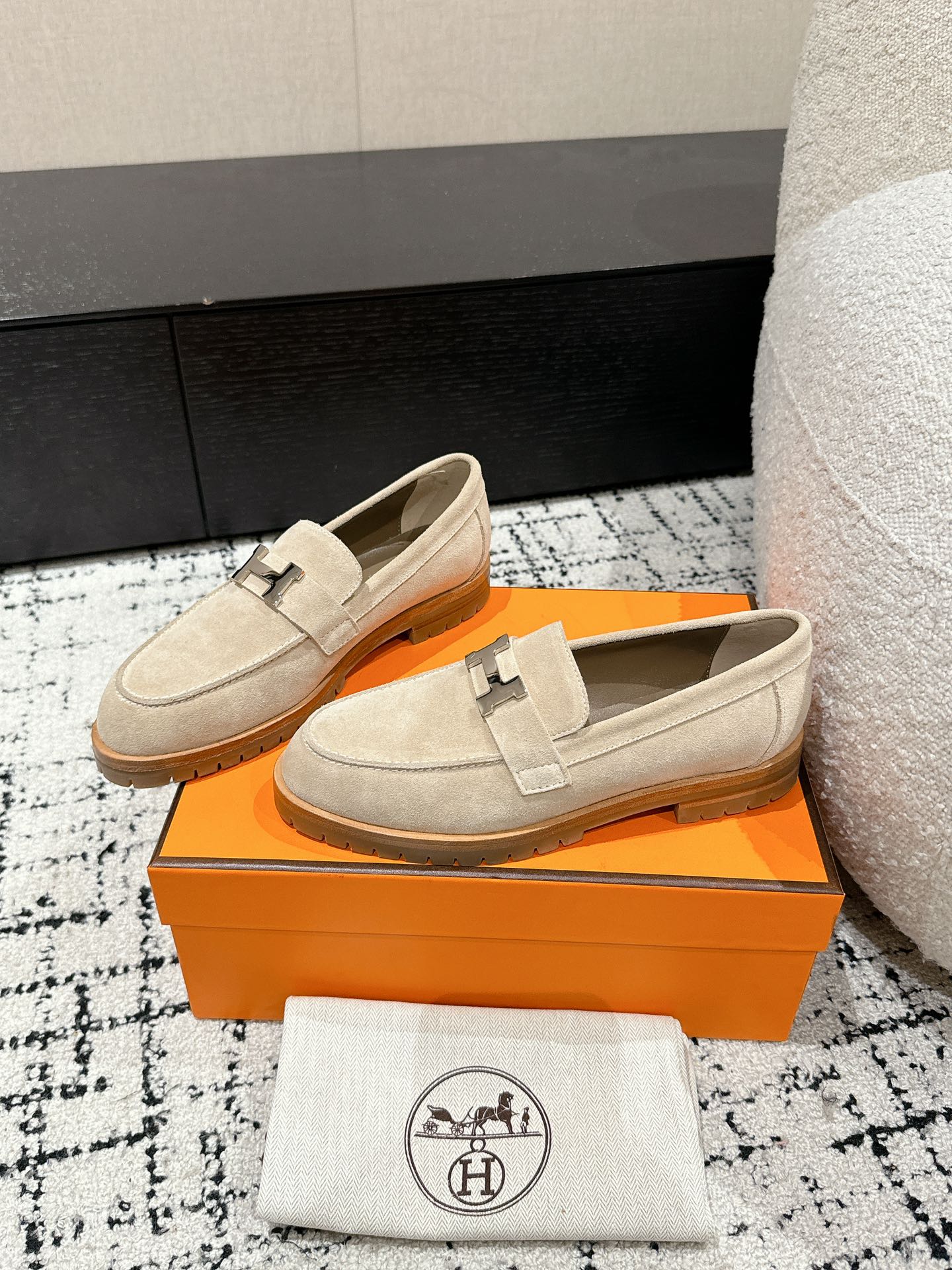 HERMES 01049