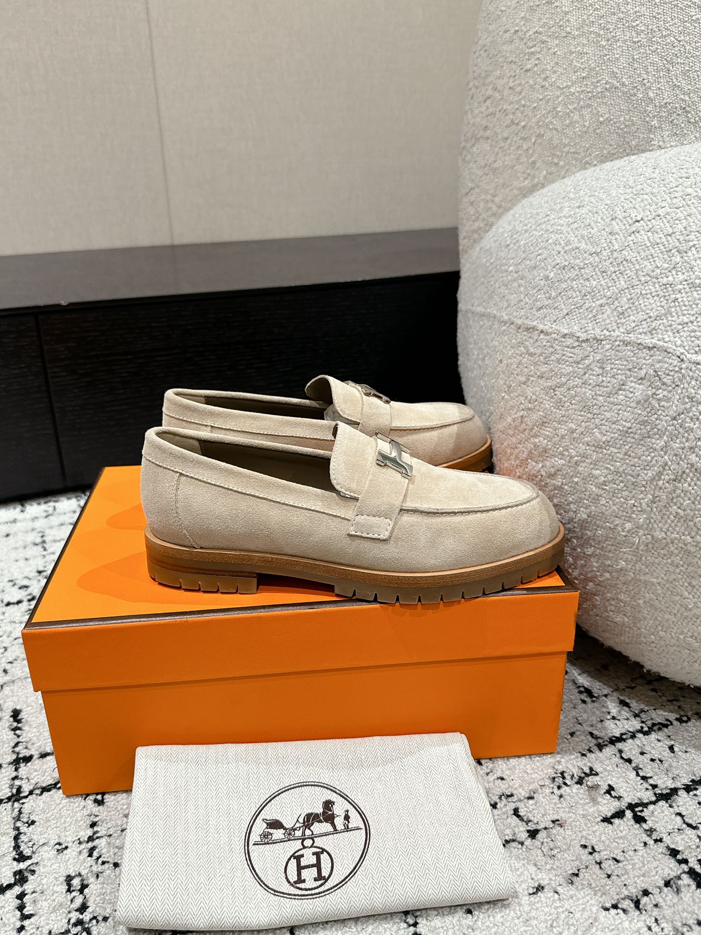 HERMES 01049