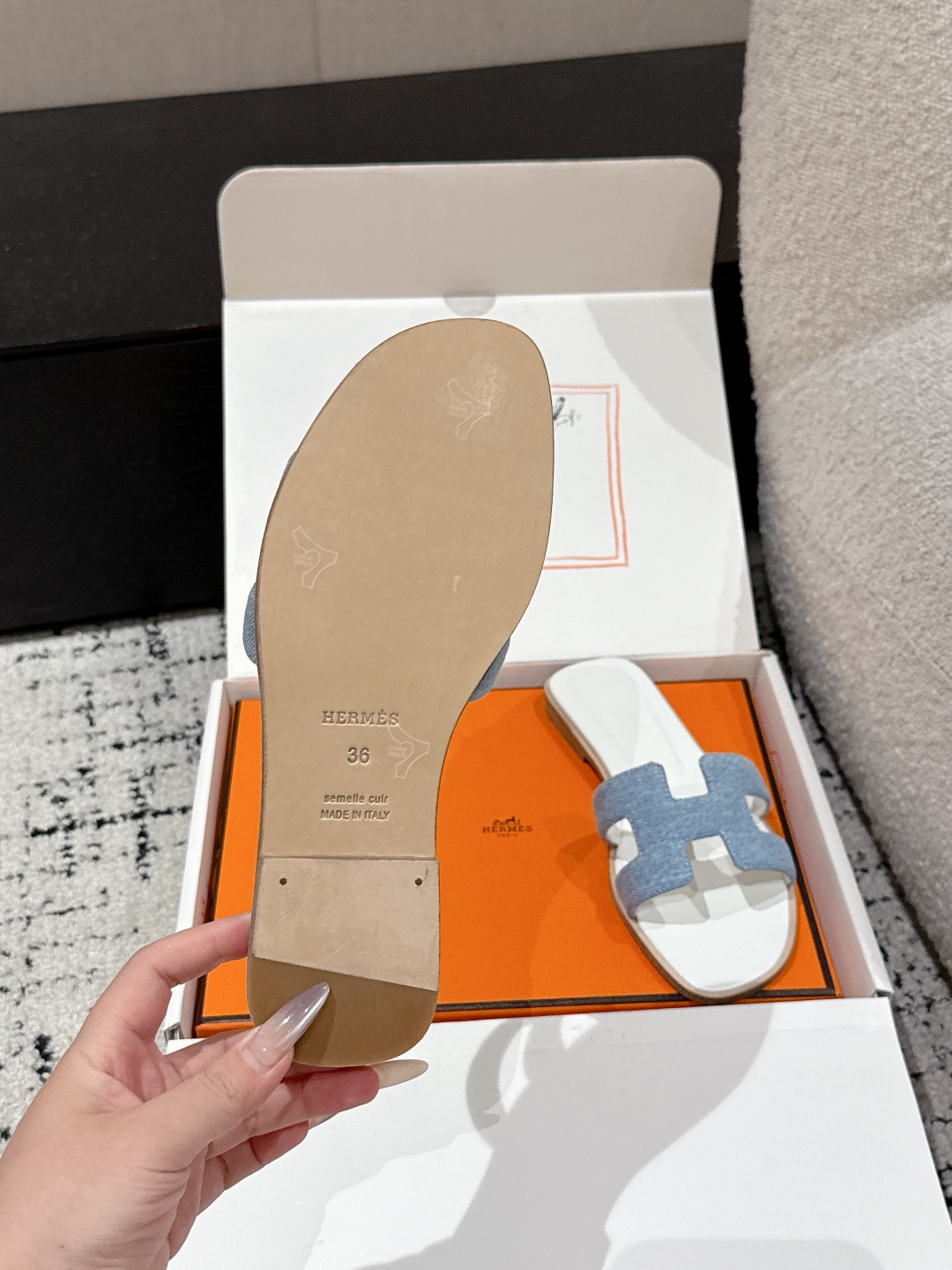 HERMES 01059 HERMES 01059