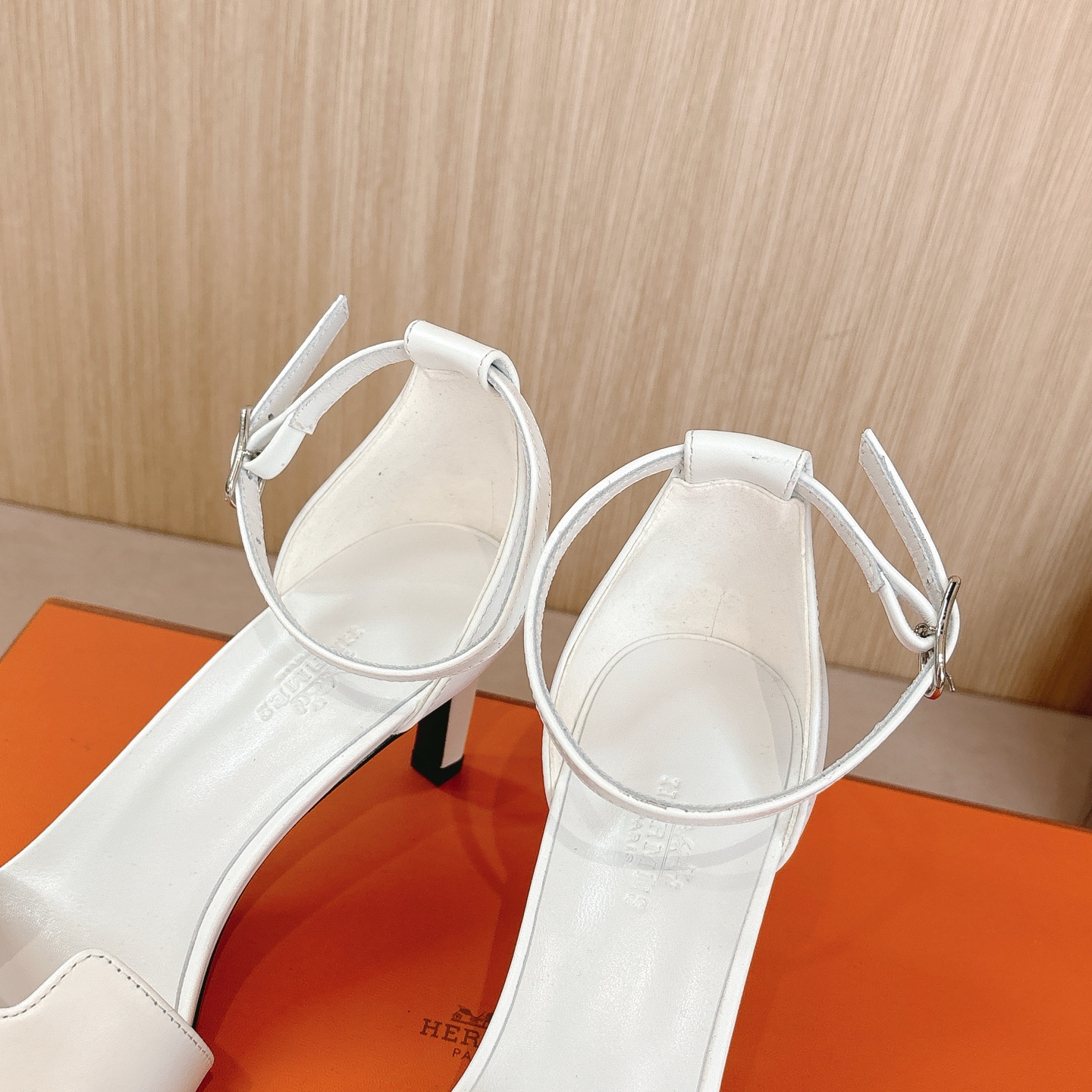 HERMES 01059 HERMES 01059