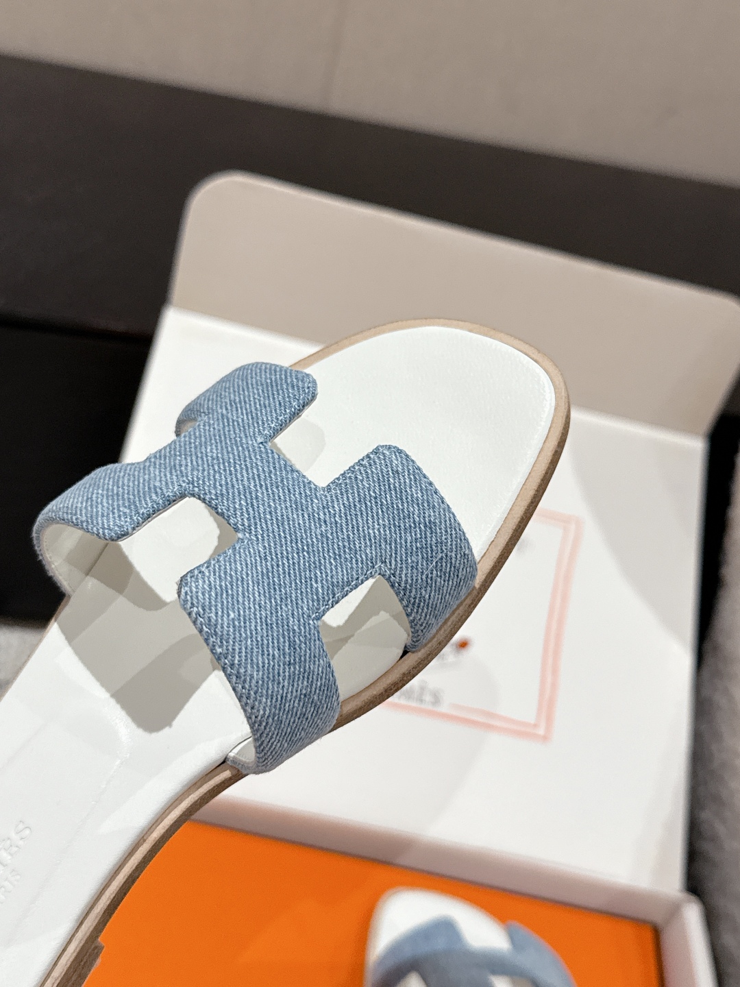 HERMES 01059 HERMES 01059