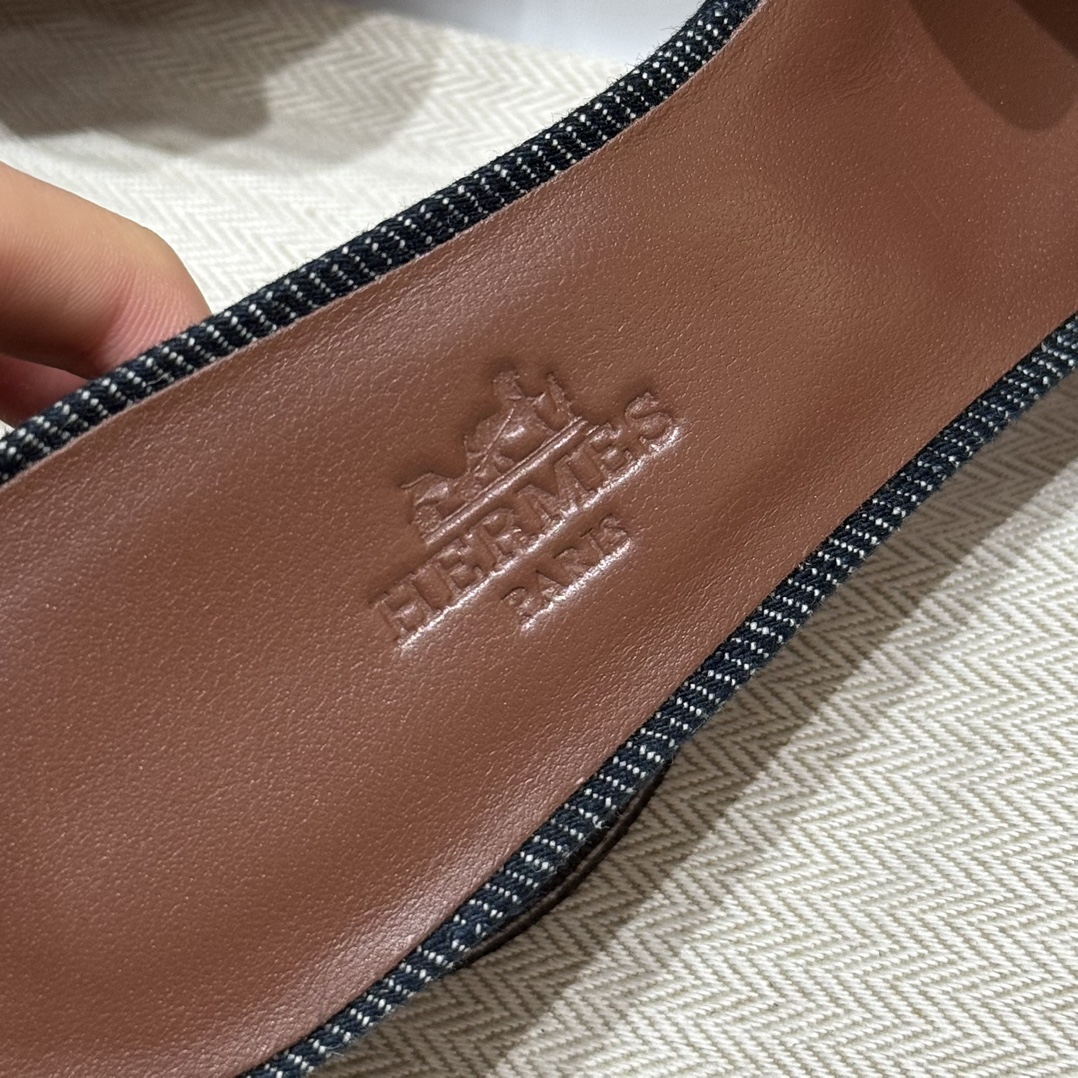 HERMES 01069 HERMES 01069