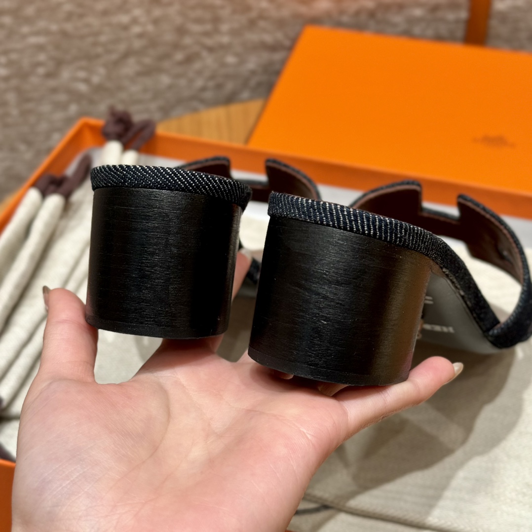 HERMES 01069 HERMES 01069